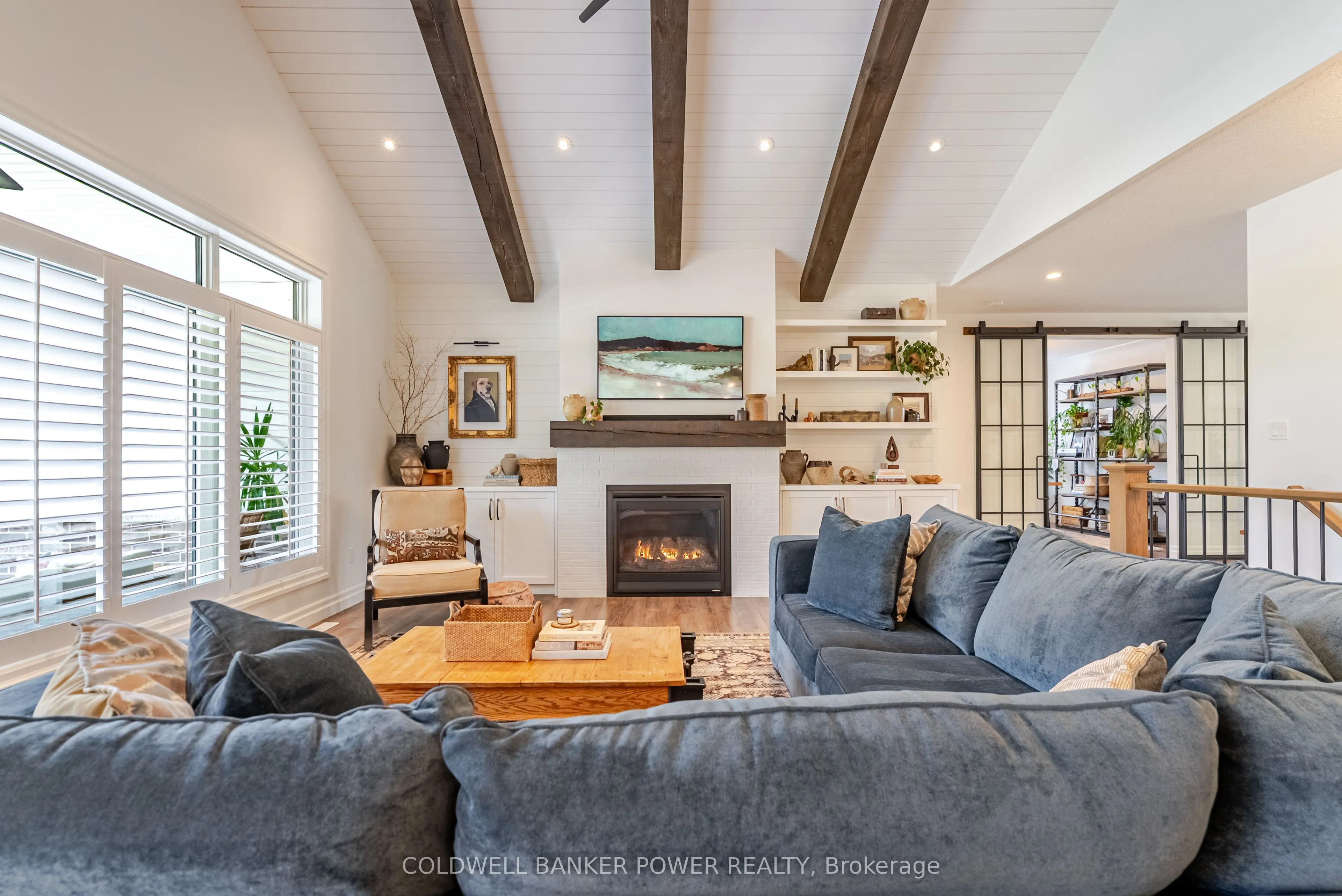 21 Edgeview Crescent