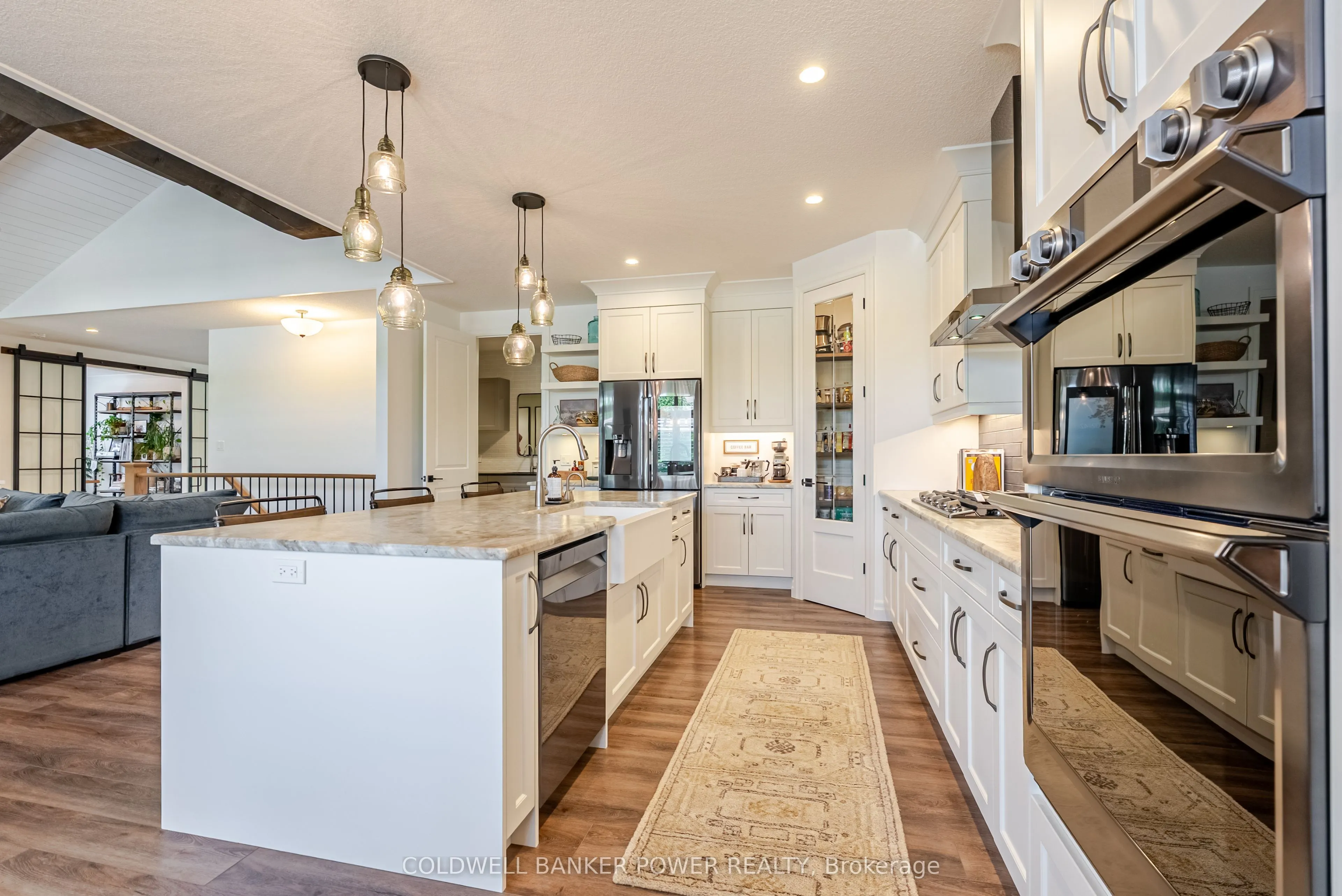 21 Edgeview Crescent