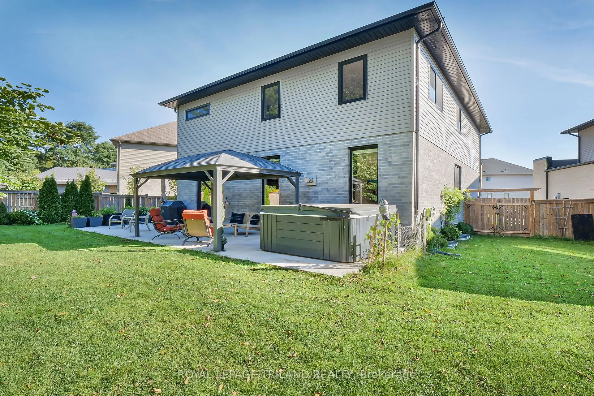 2438 Red Thorne Avenue