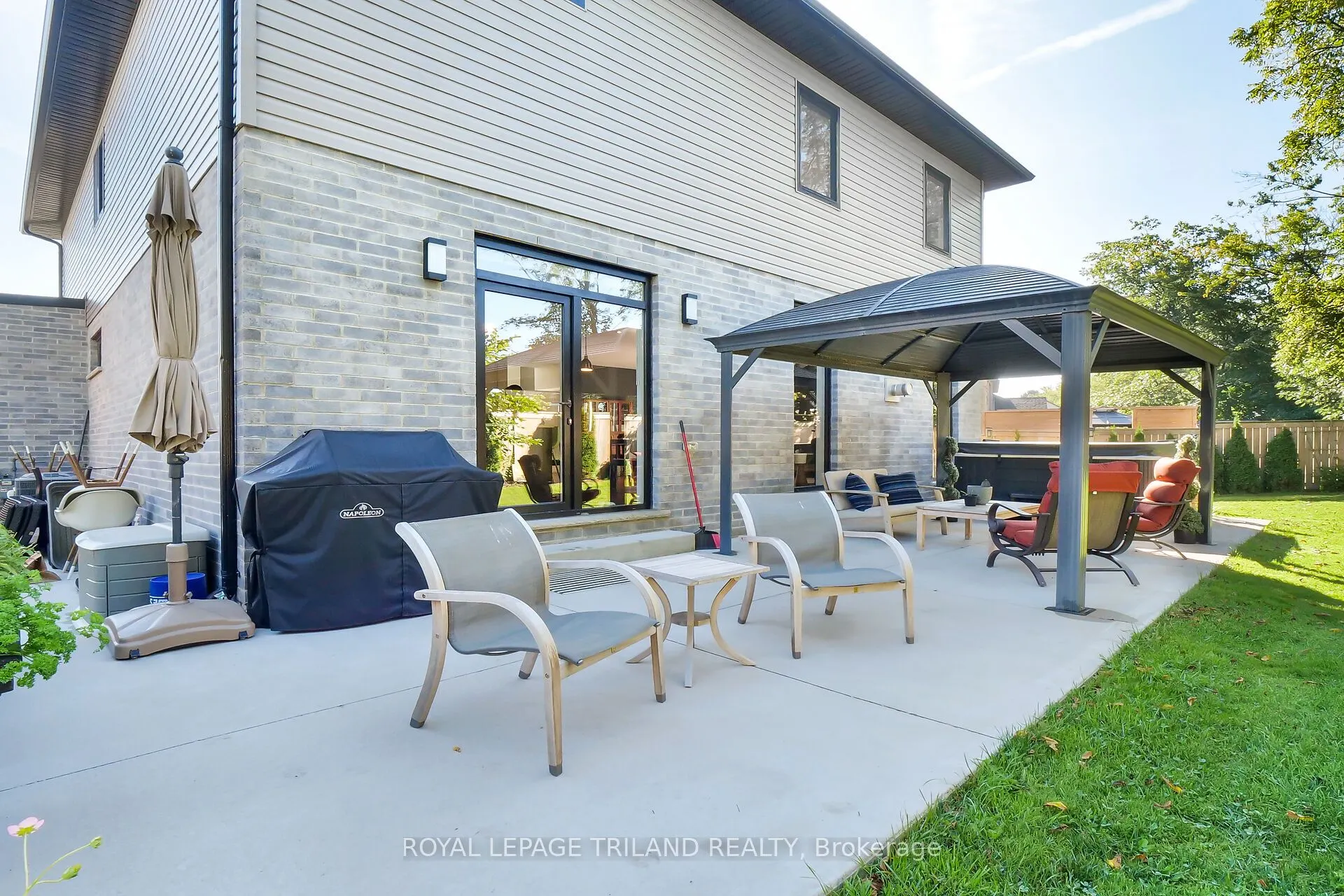 2438 Red Thorne Avenue