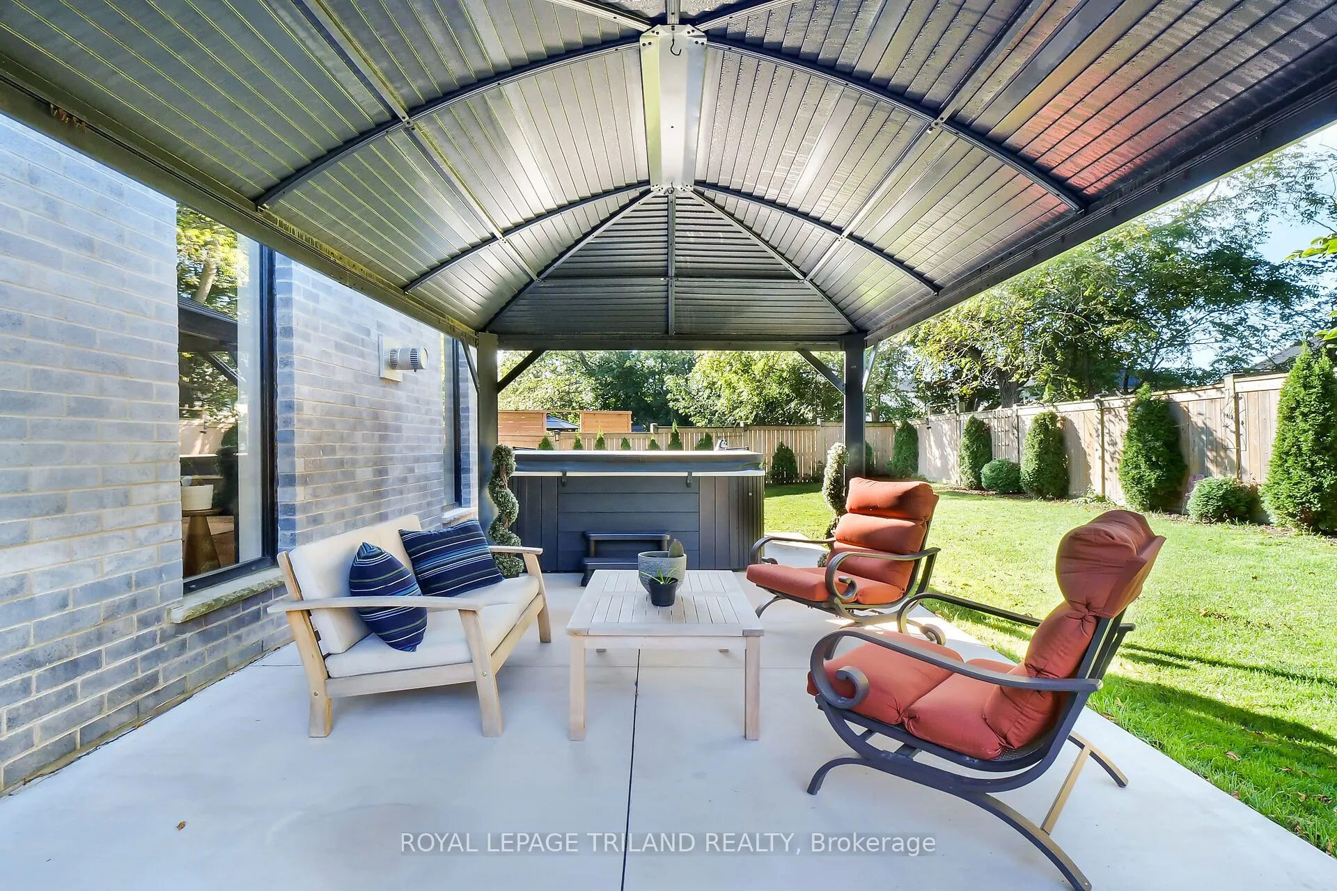 2438 Red Thorne Avenue