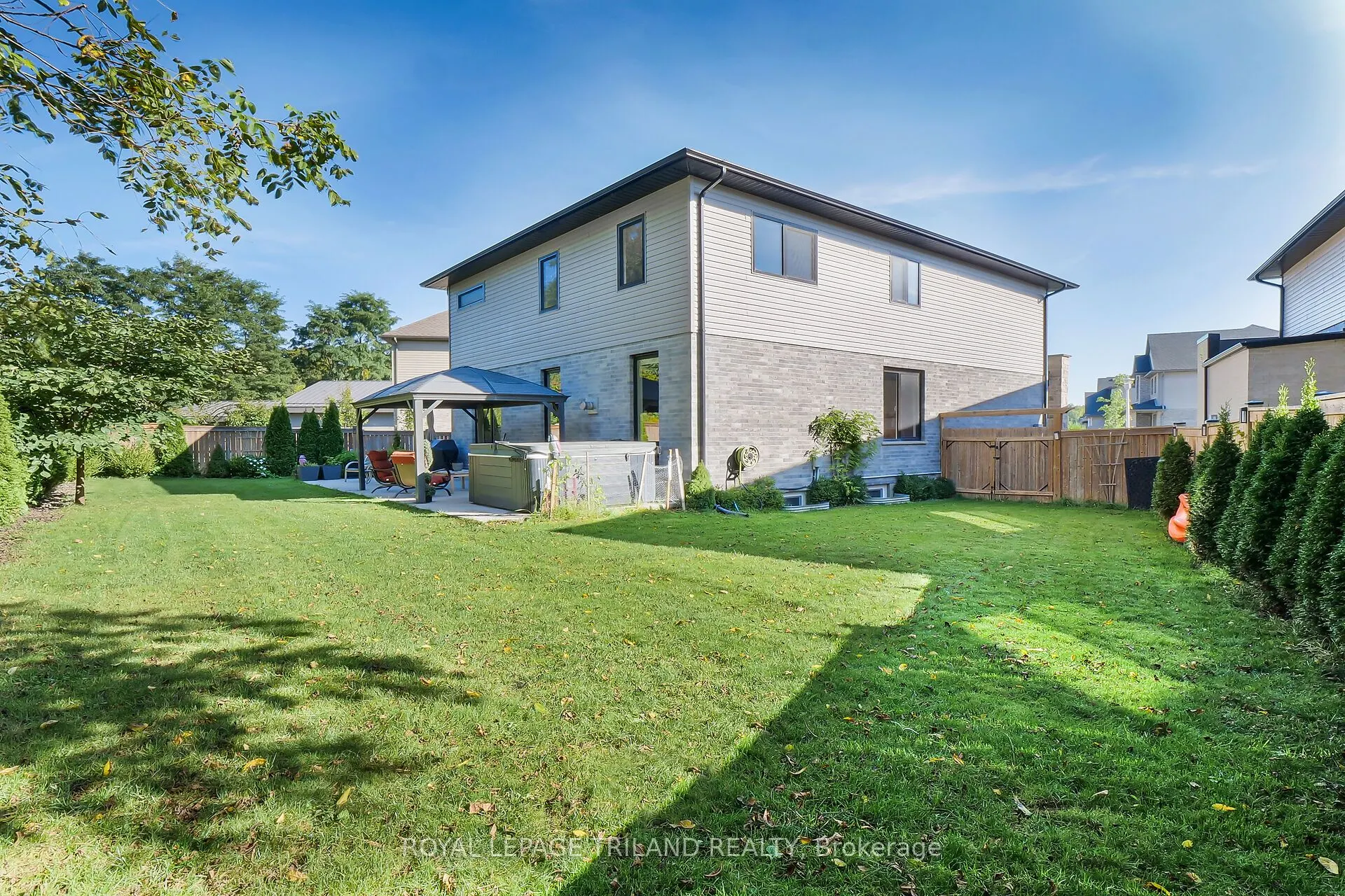 2438 Red Thorne Avenue
