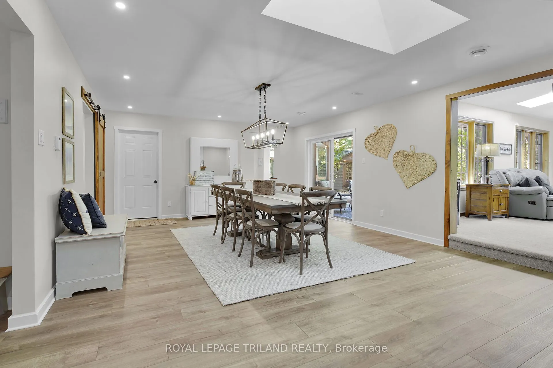 10087 Beaver Dam Crescent