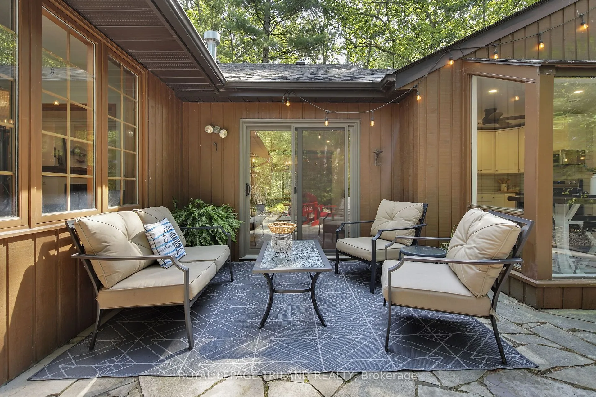 10087 Beaver Dam Crescent