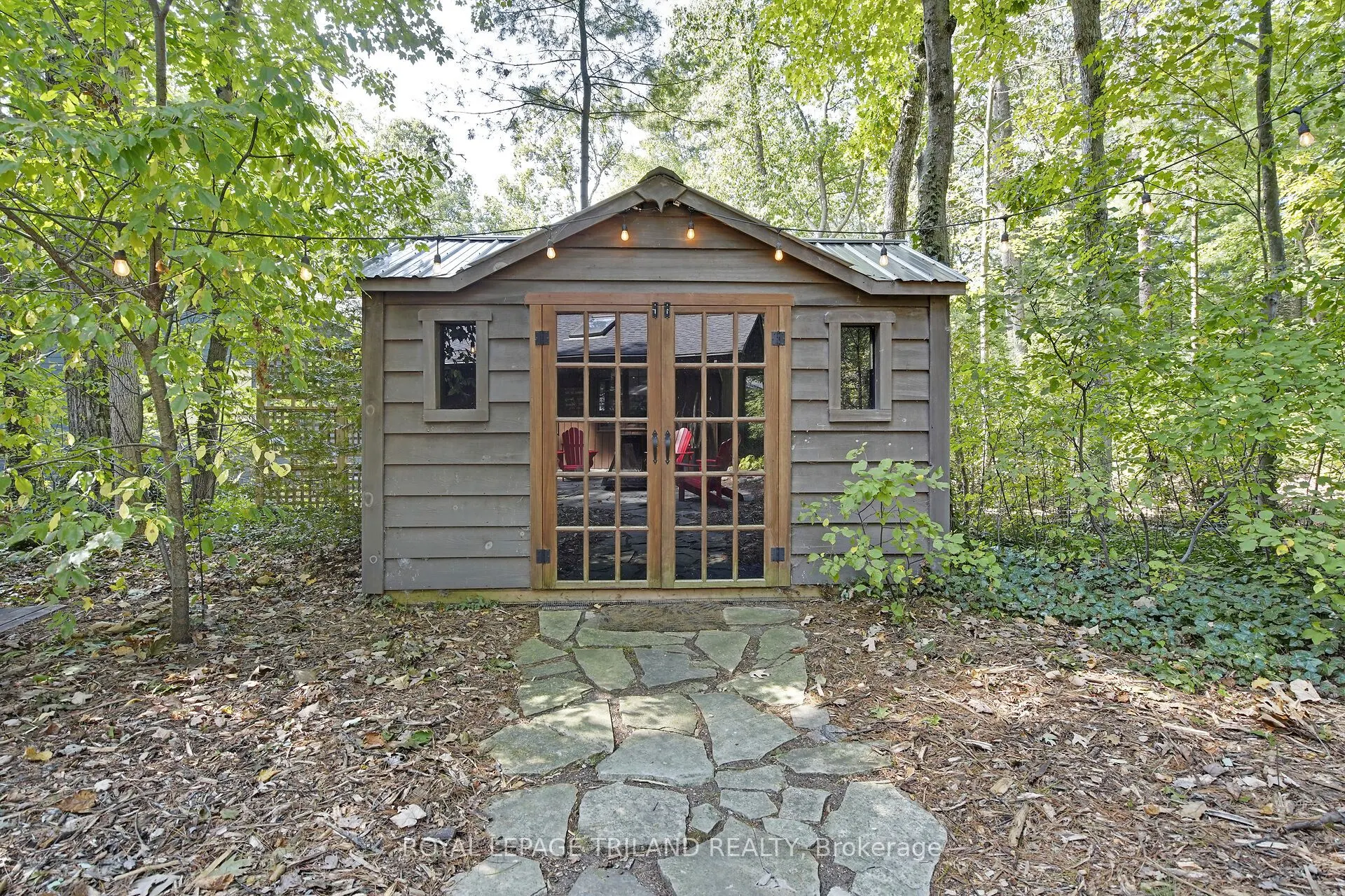 10087 Beaver Dam Crescent