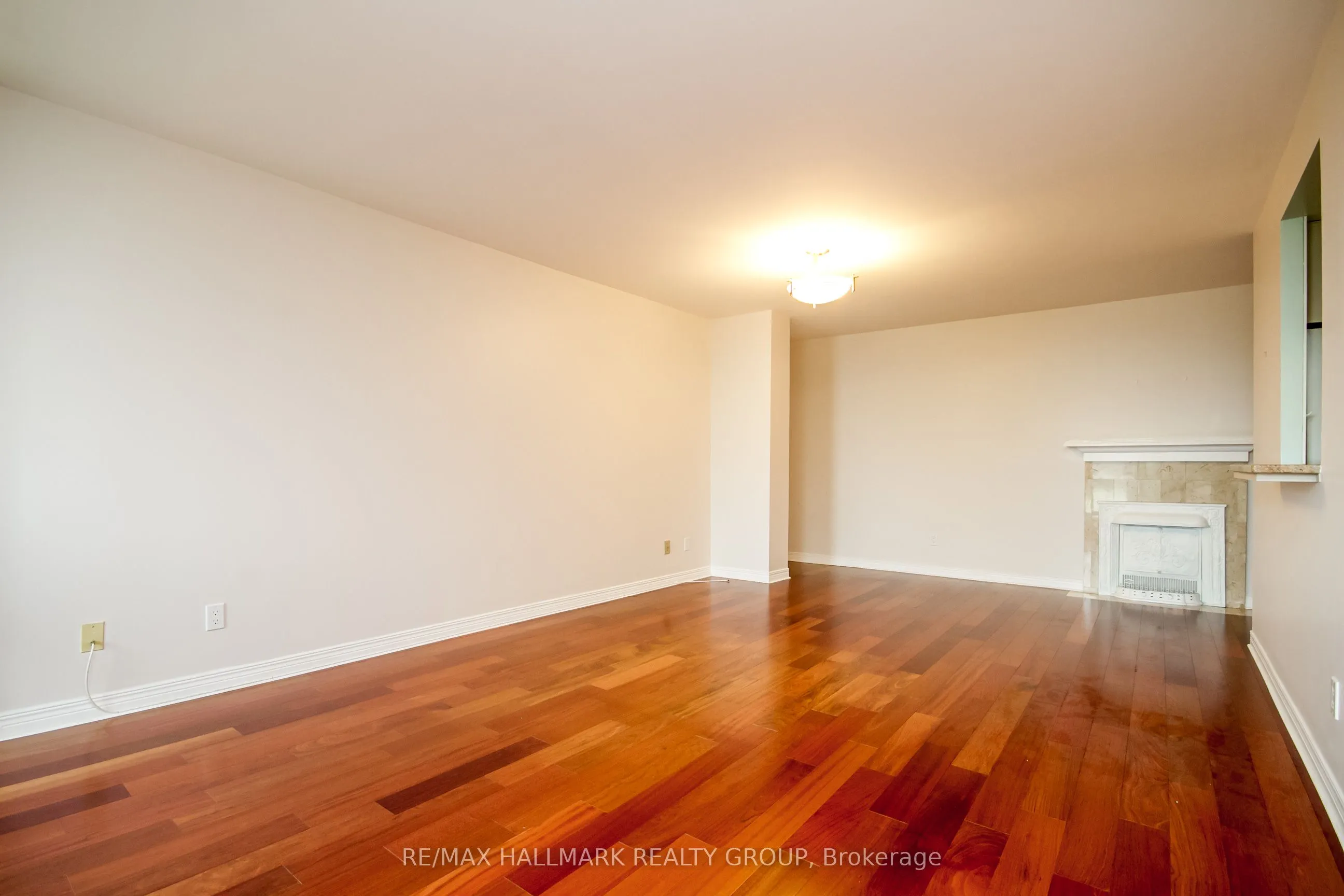 15 Murray Street, #306