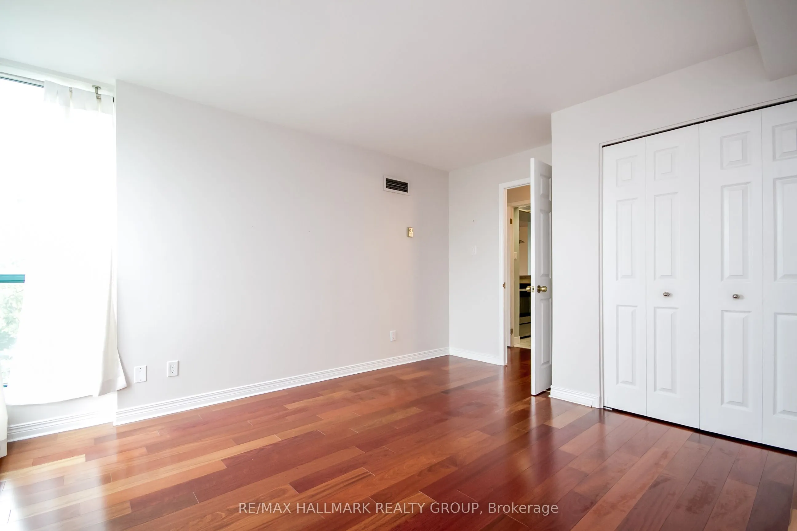 15 Murray Street, #306