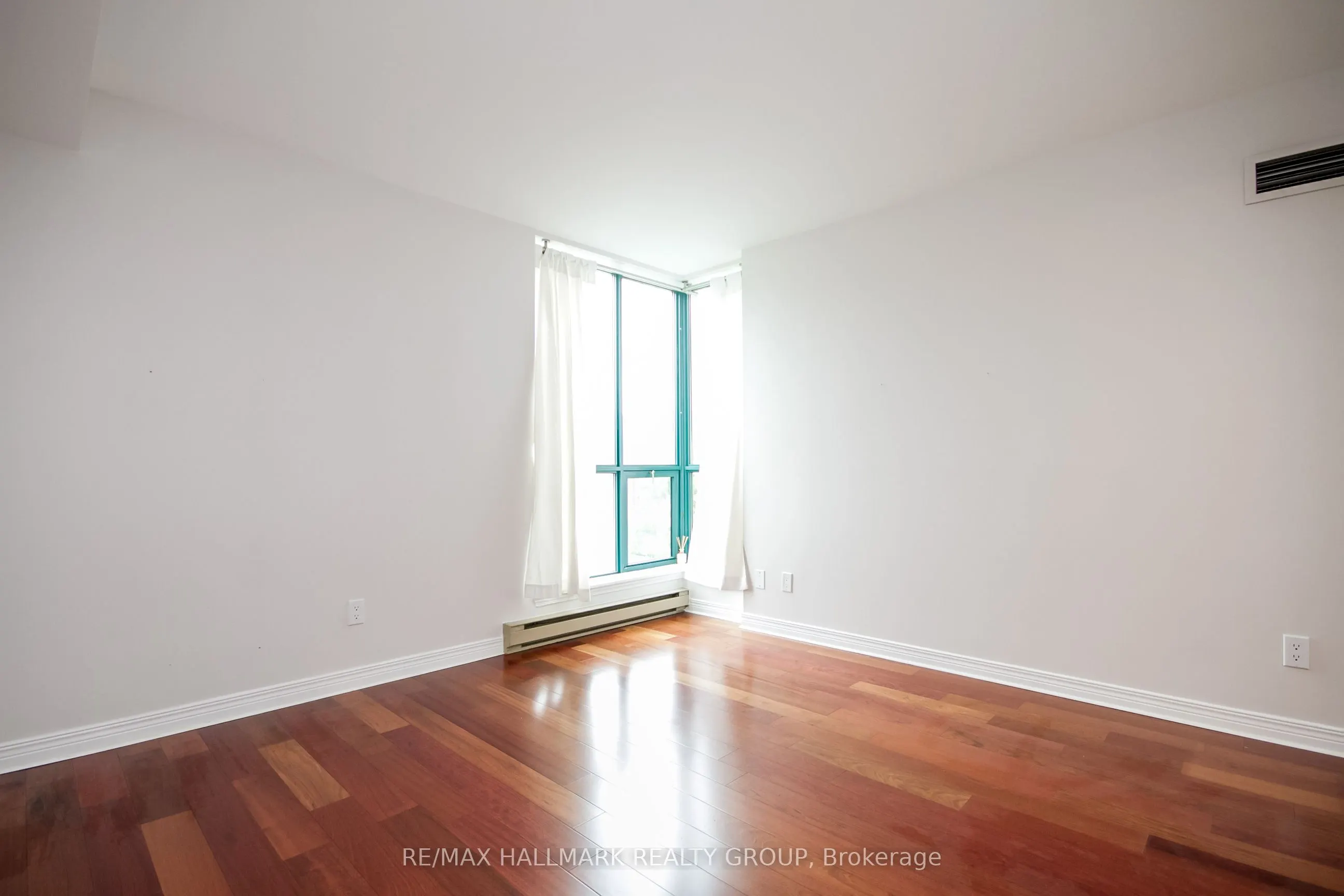 15 Murray Street, #306