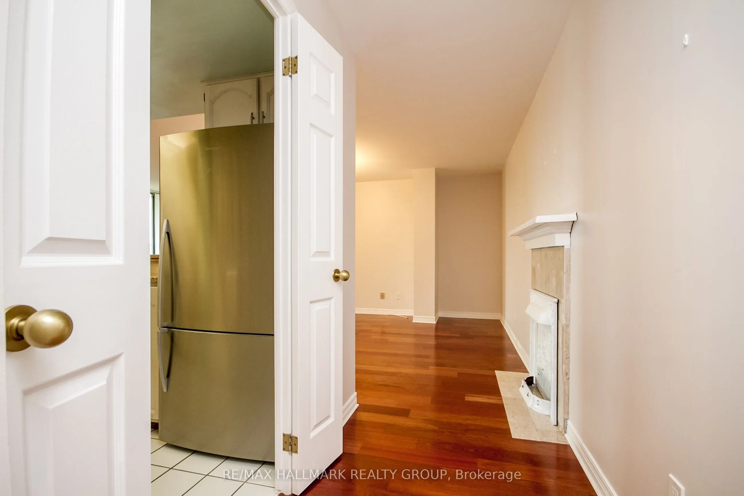 15 Murray Street, #306