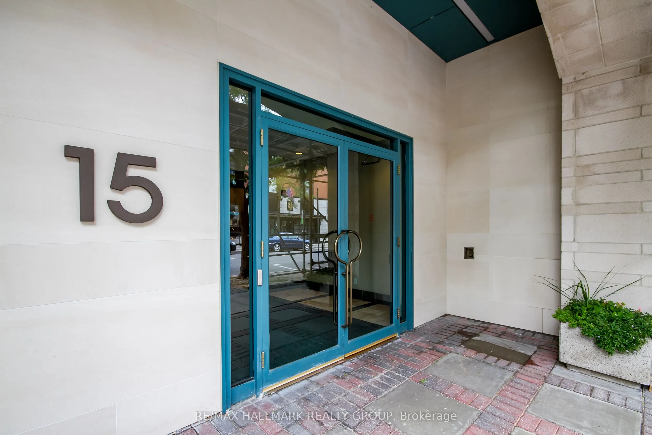 15 Murray Street, #306