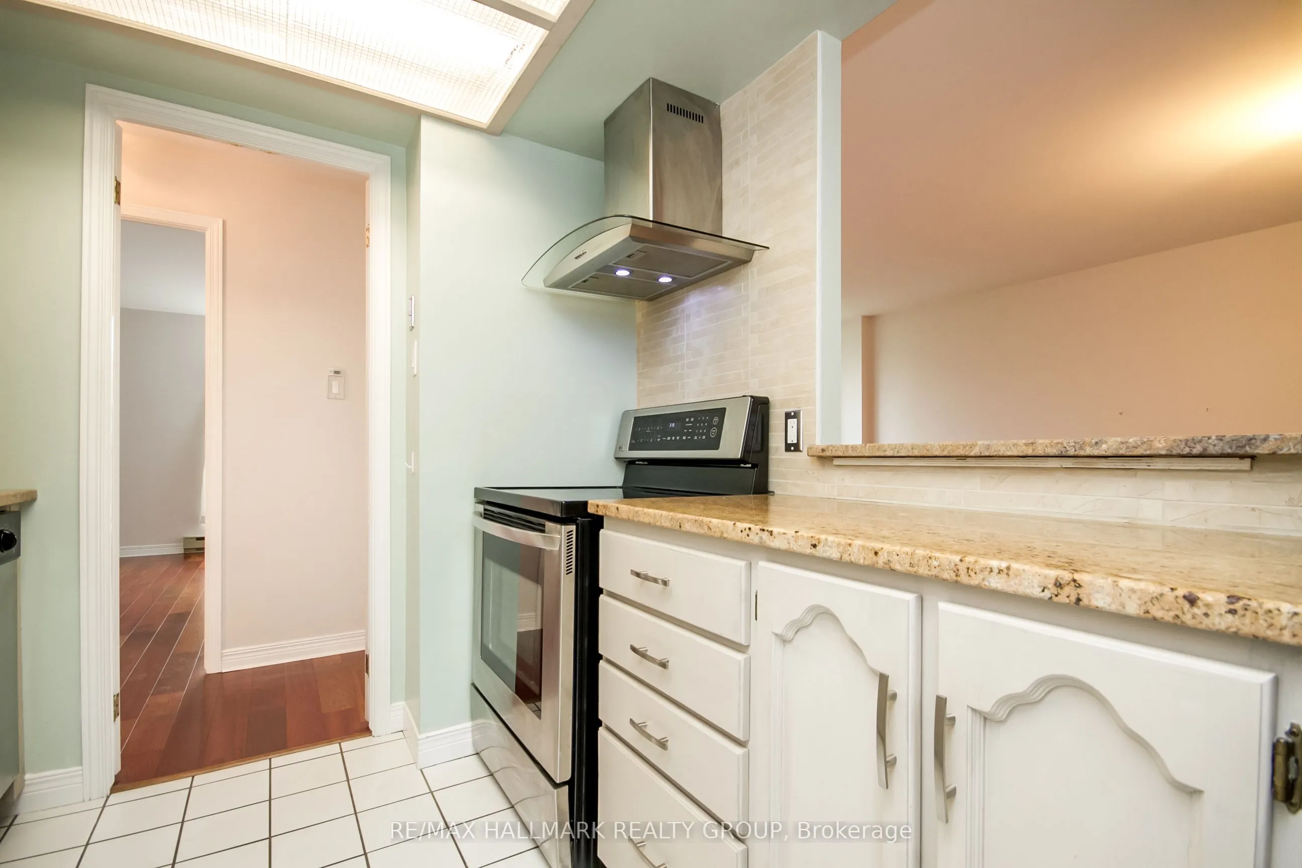 15 Murray Street, #306