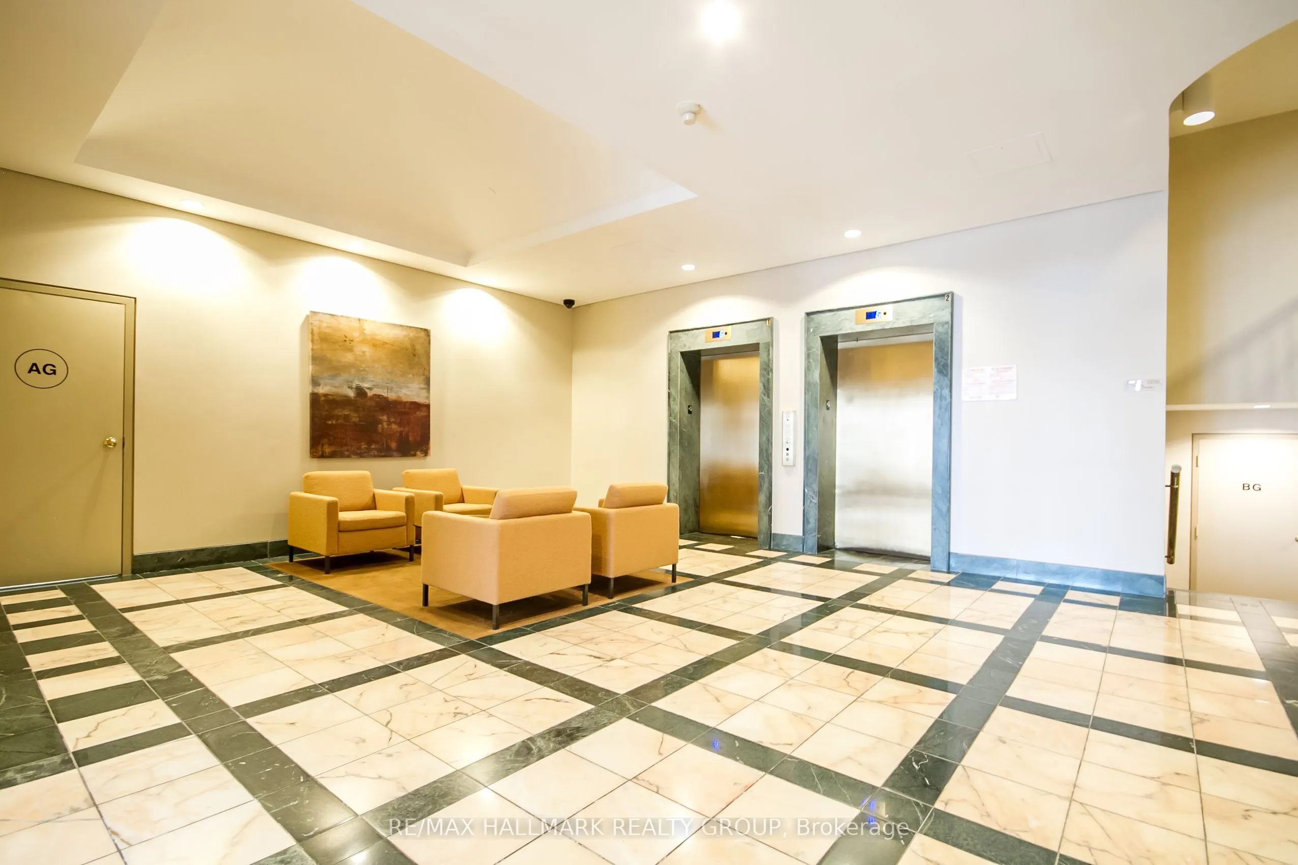 15 Murray Street, #306