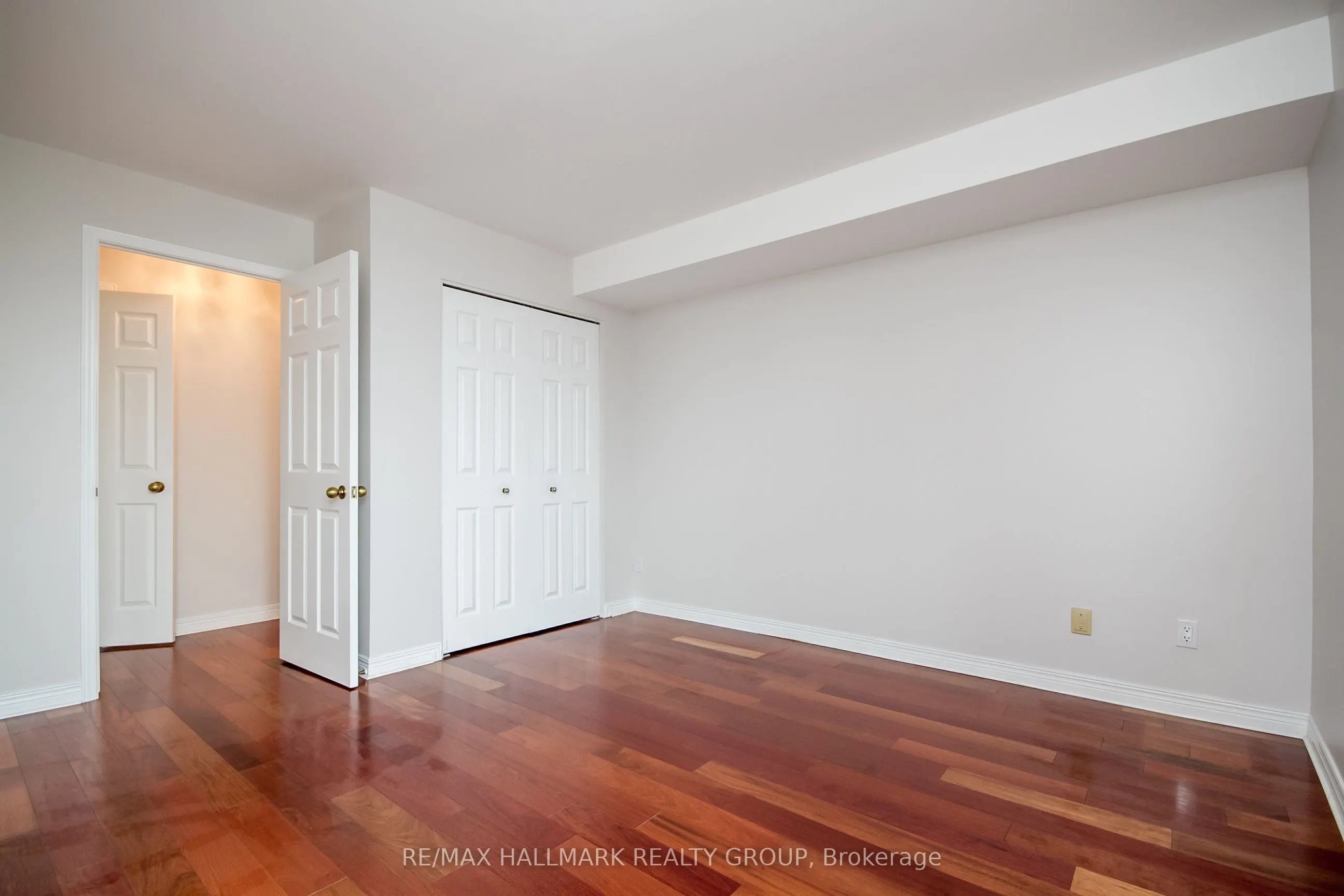 15 Murray Street, #306