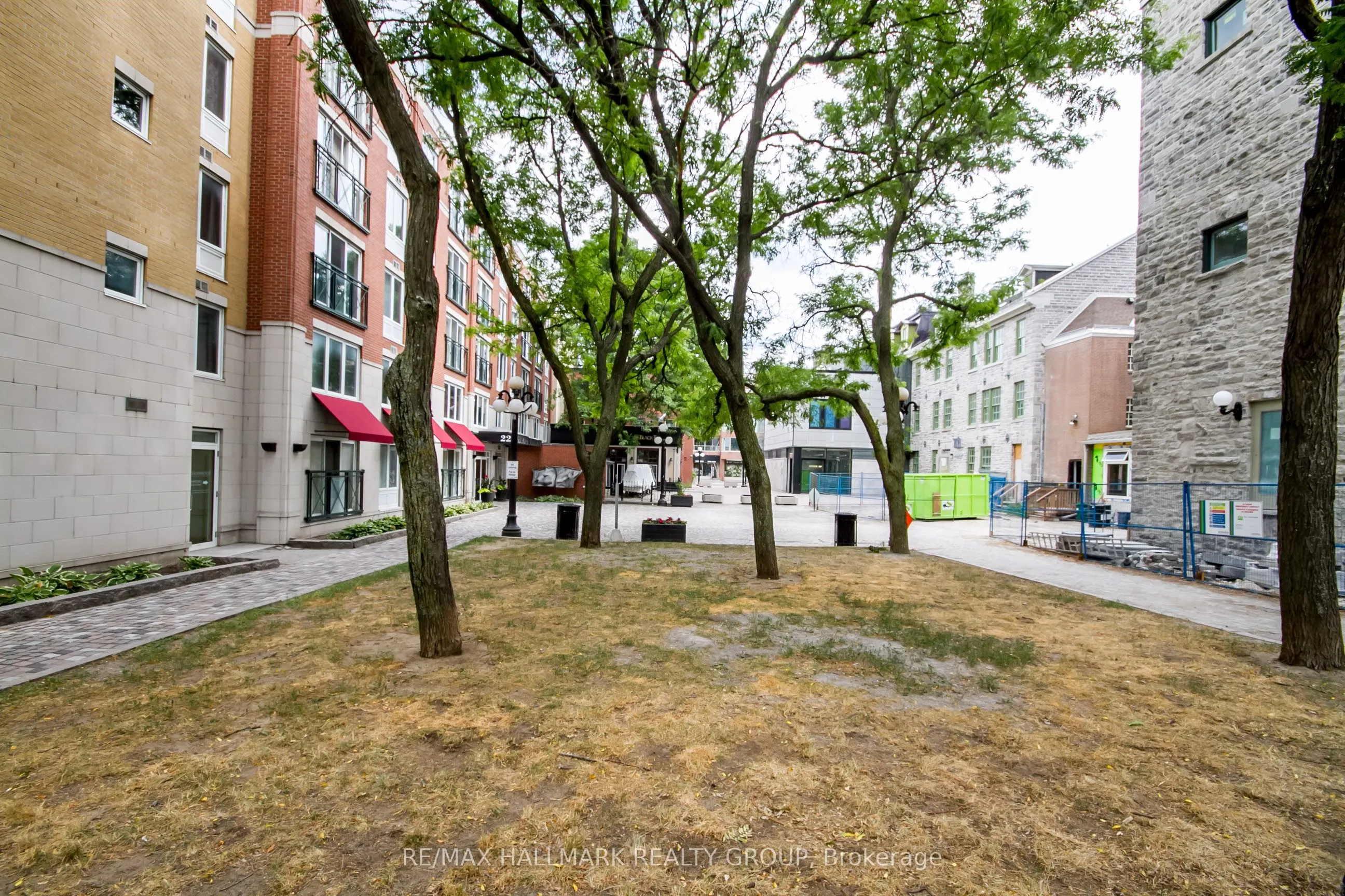 15 Murray Street, #306