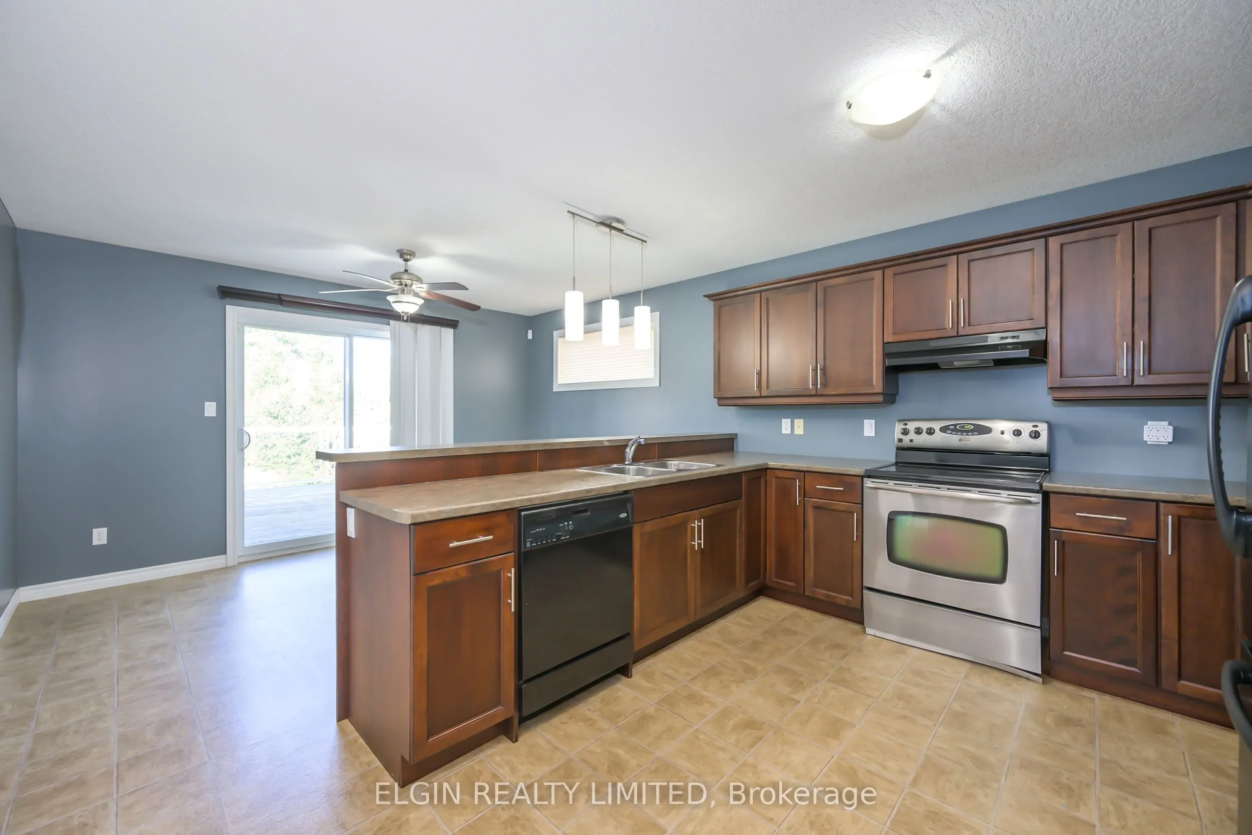 12 PEACH TREE Boulevard
