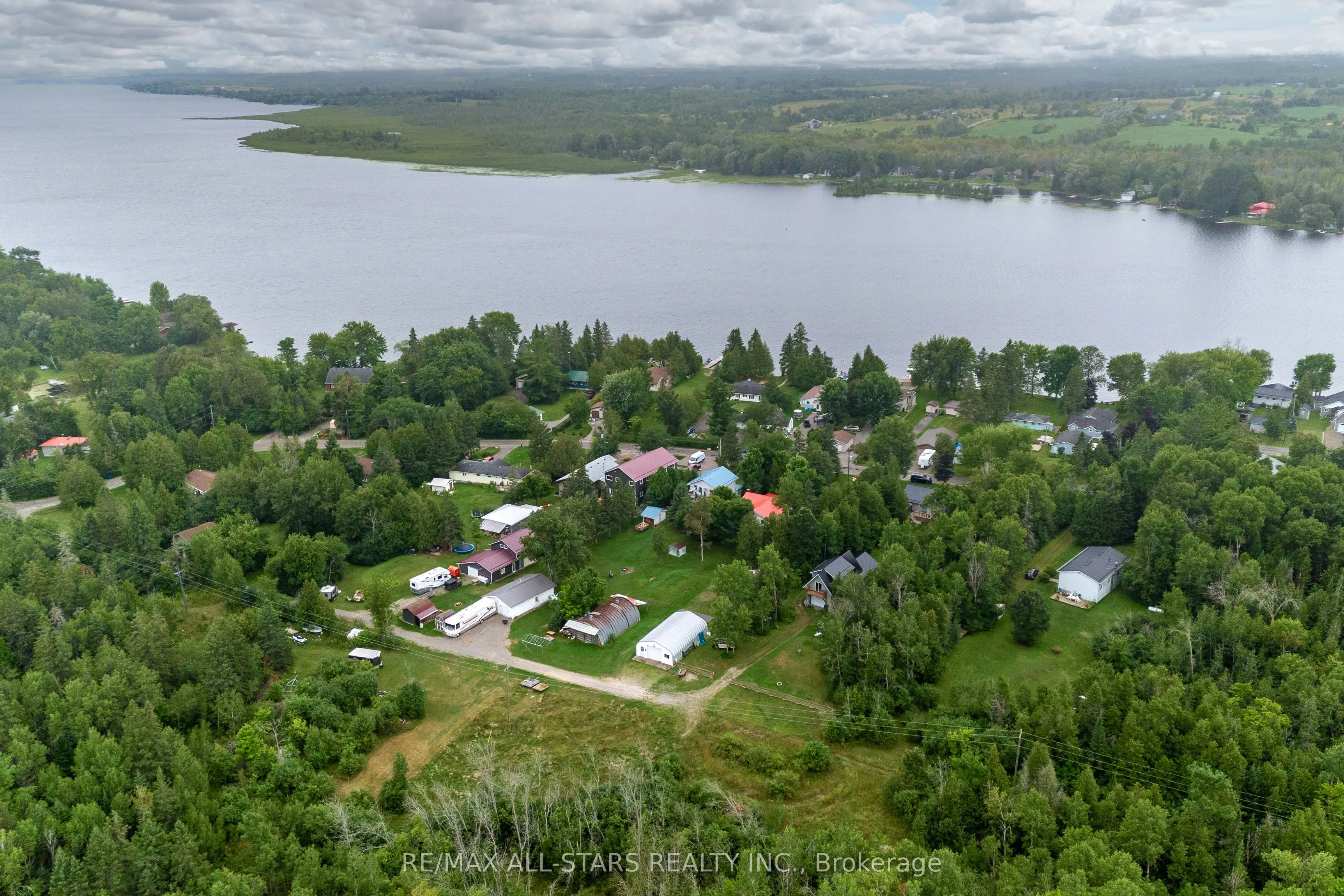 93 Sturgeon Glen Road