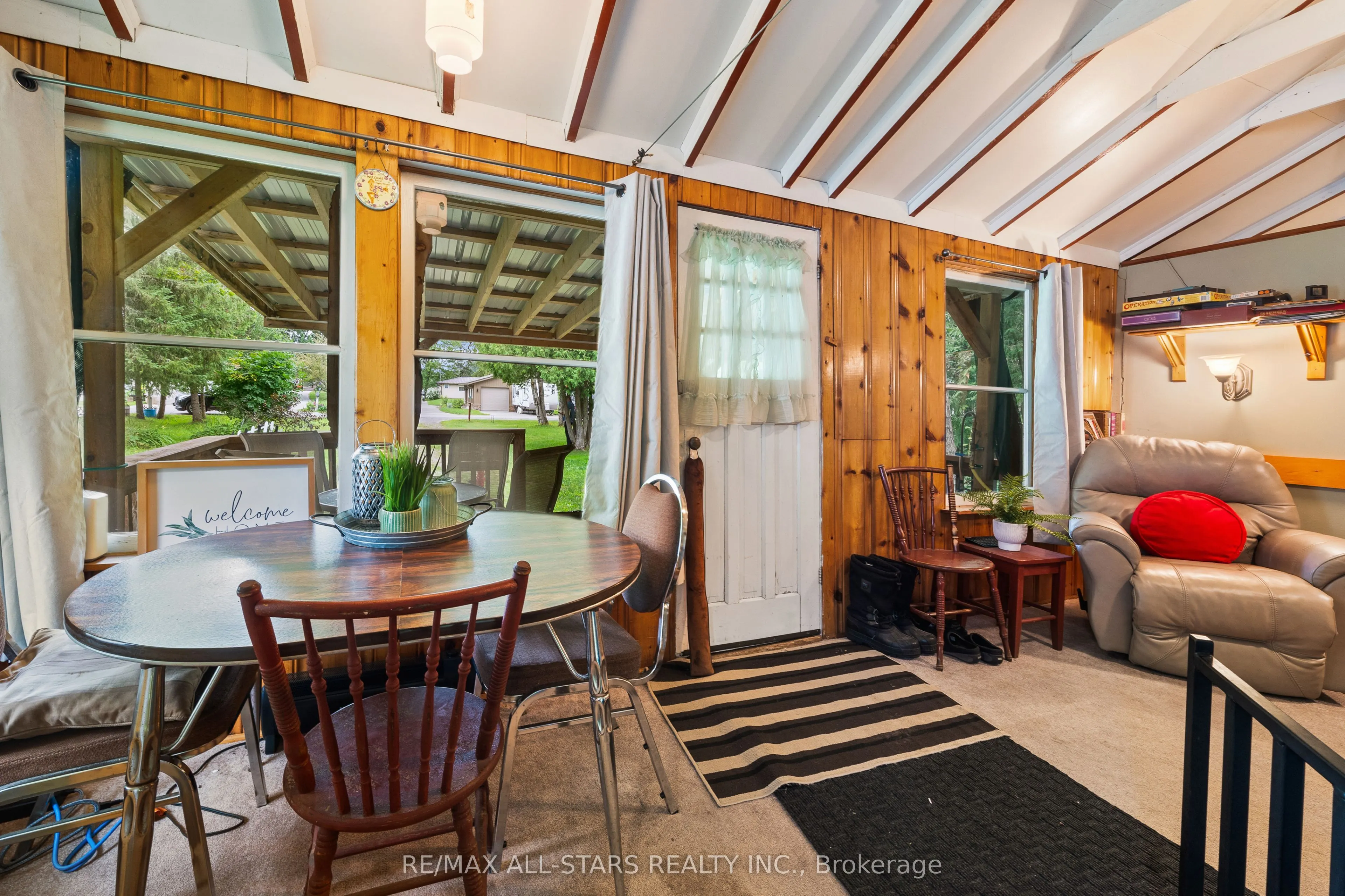 93 Sturgeon Glen Road