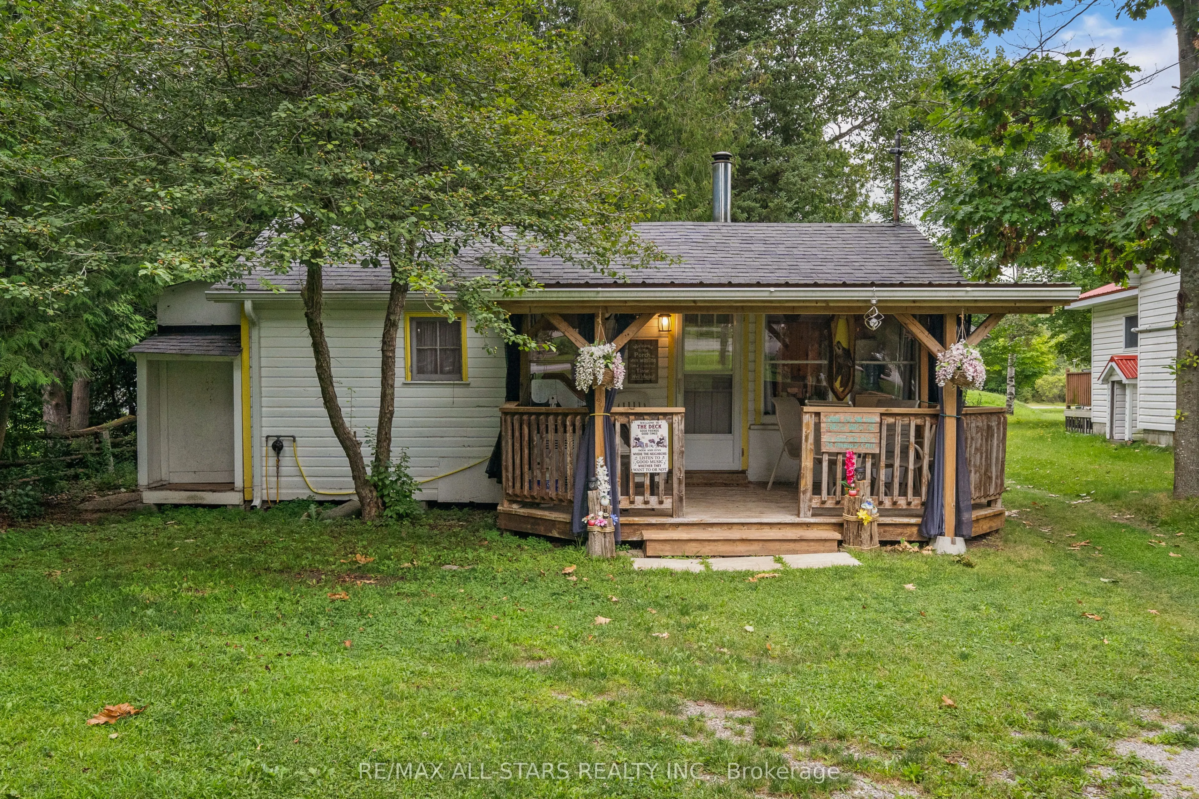 93 Sturgeon Glen Road