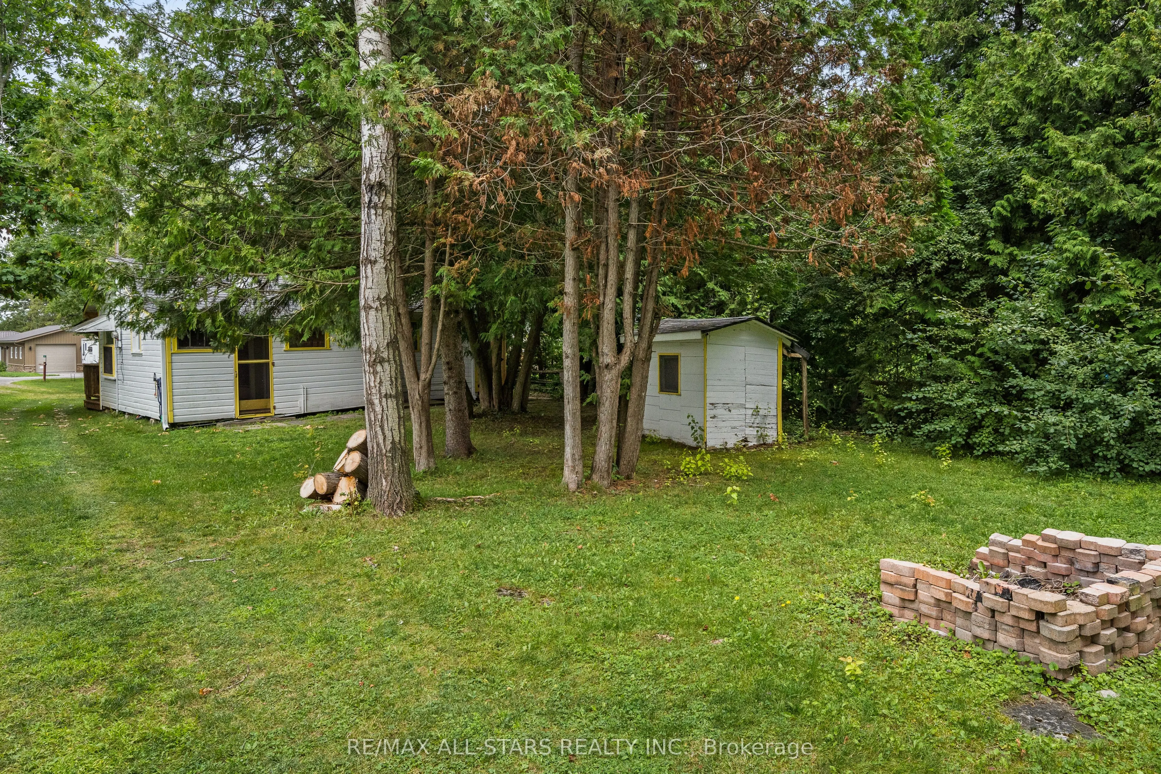 93 Sturgeon Glen Road