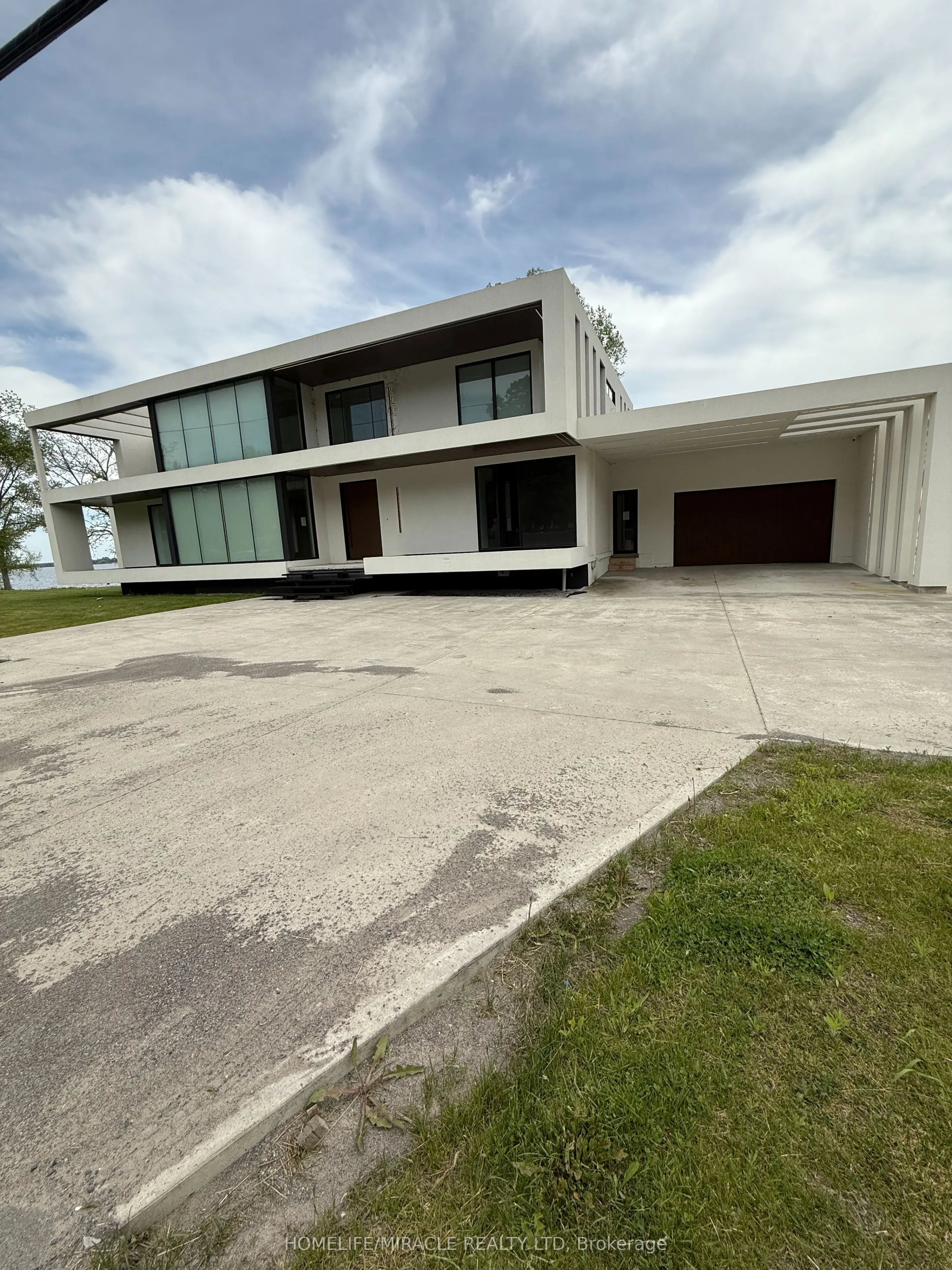 1722 Old Highway 2