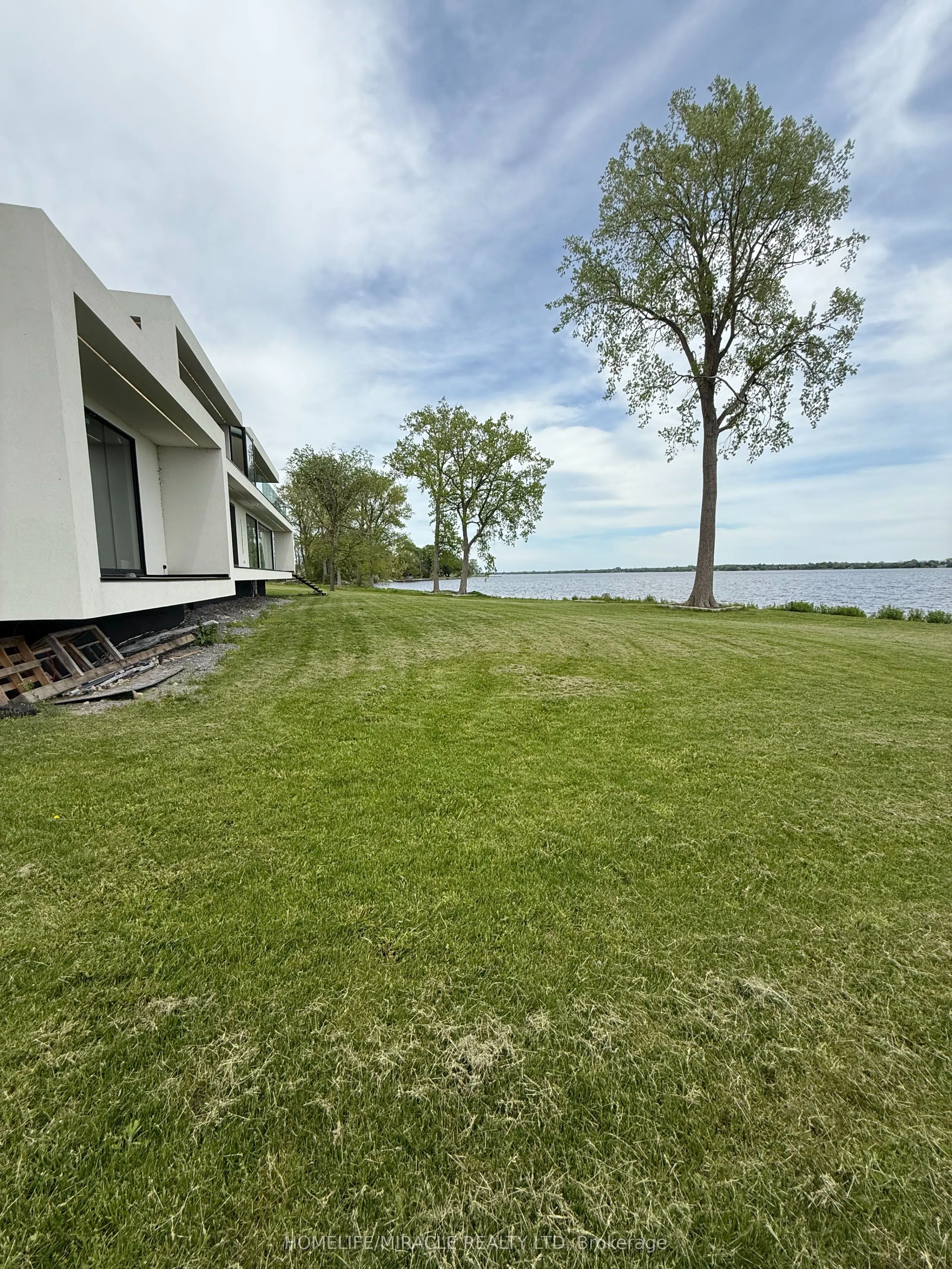 1722 Old Highway 2