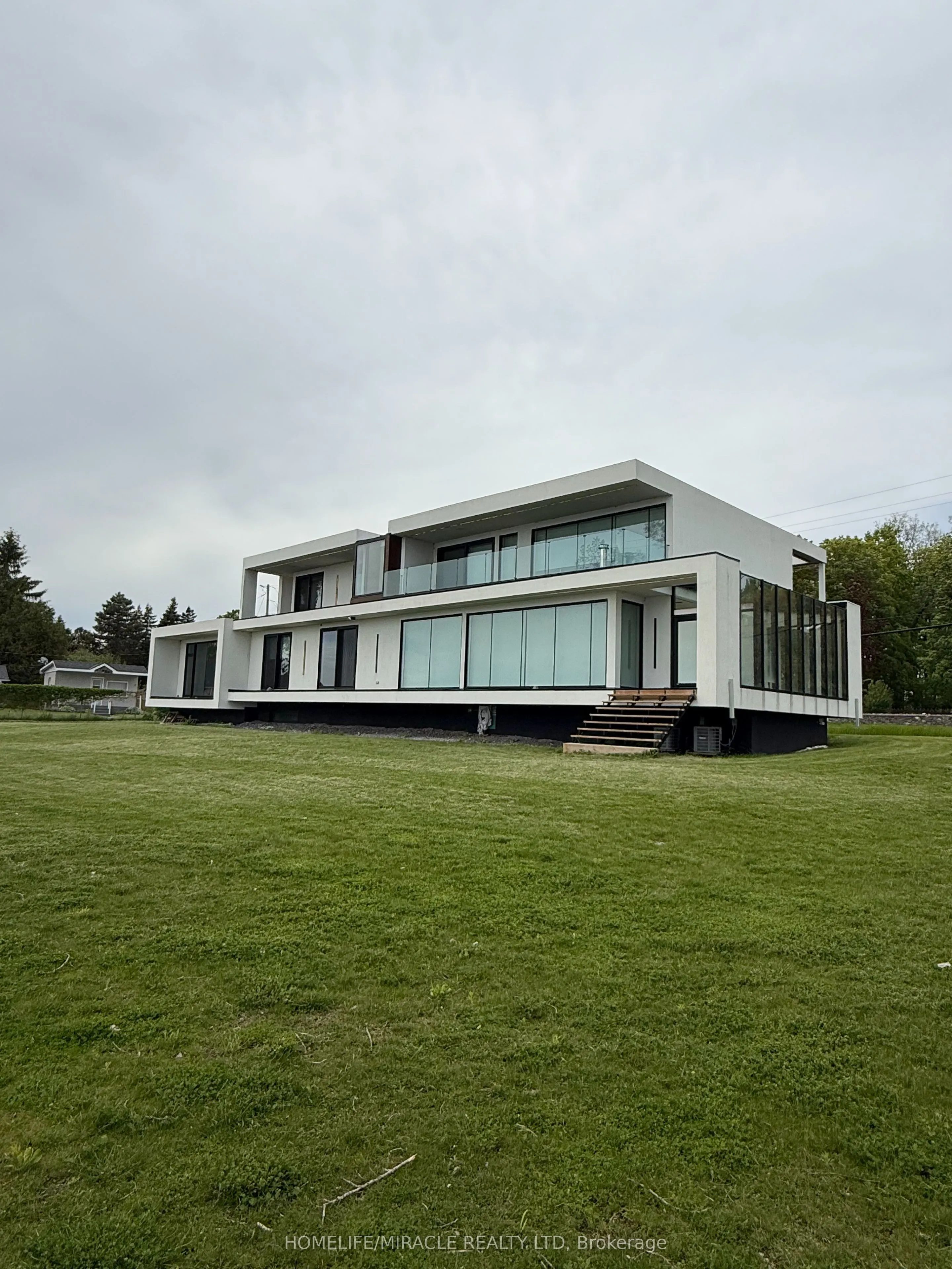 1722 Old Highway 2