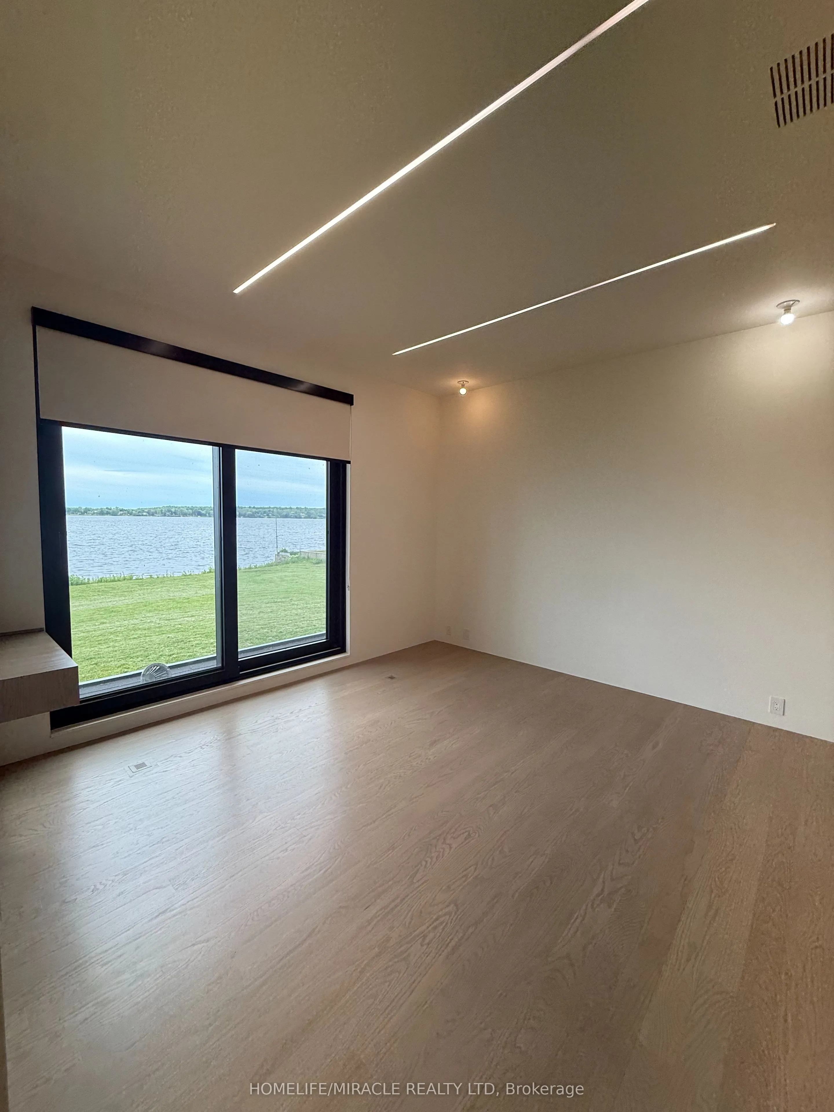 1722 Old Highway 2