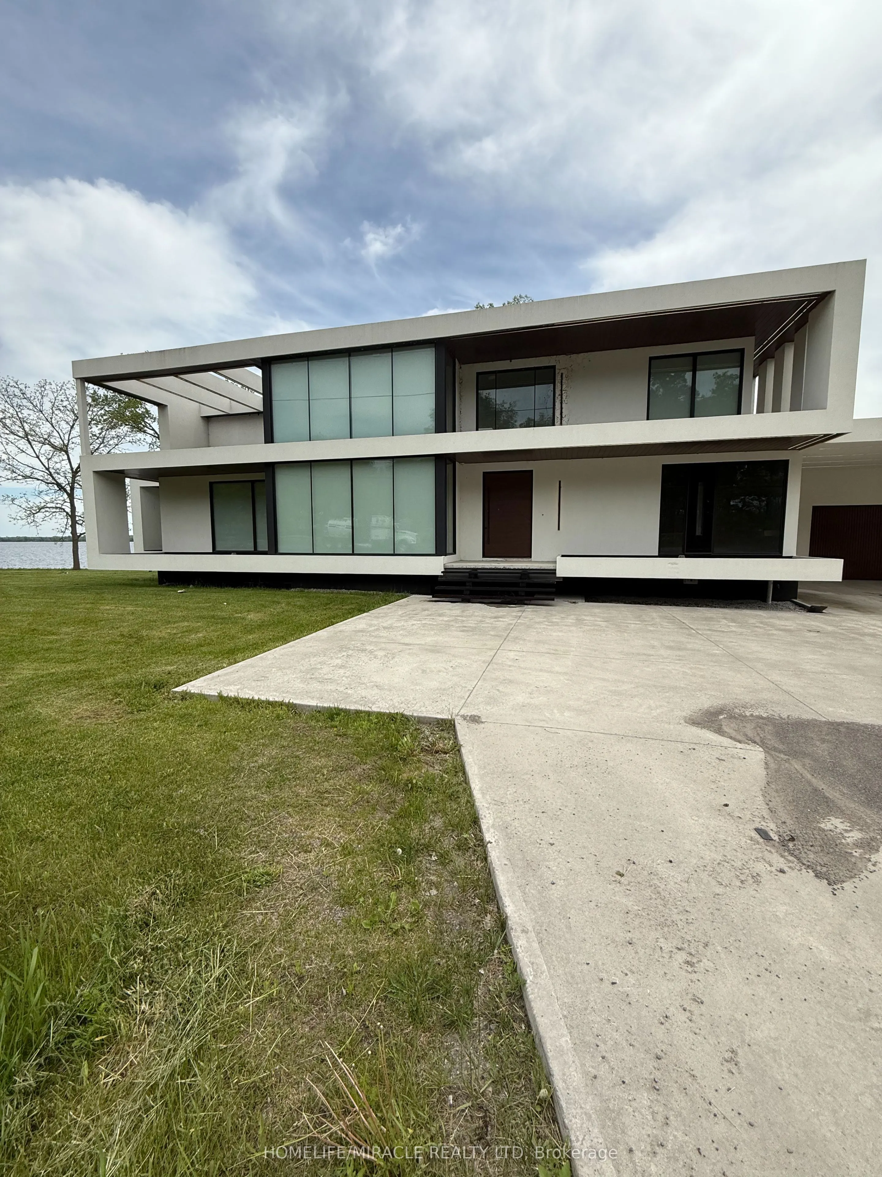 1722 Old Highway 2