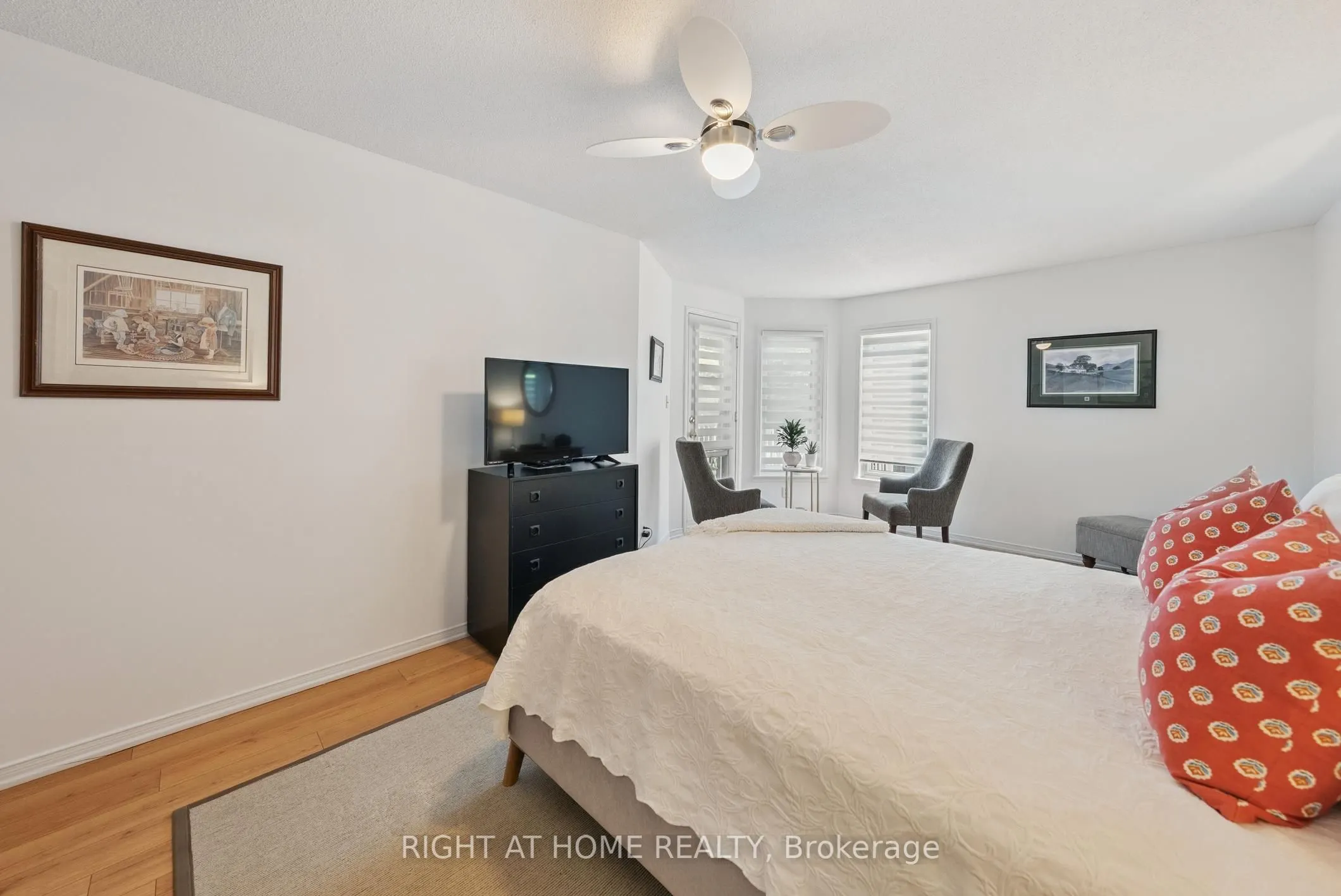 1099 Clonsilla Avenue, #122B