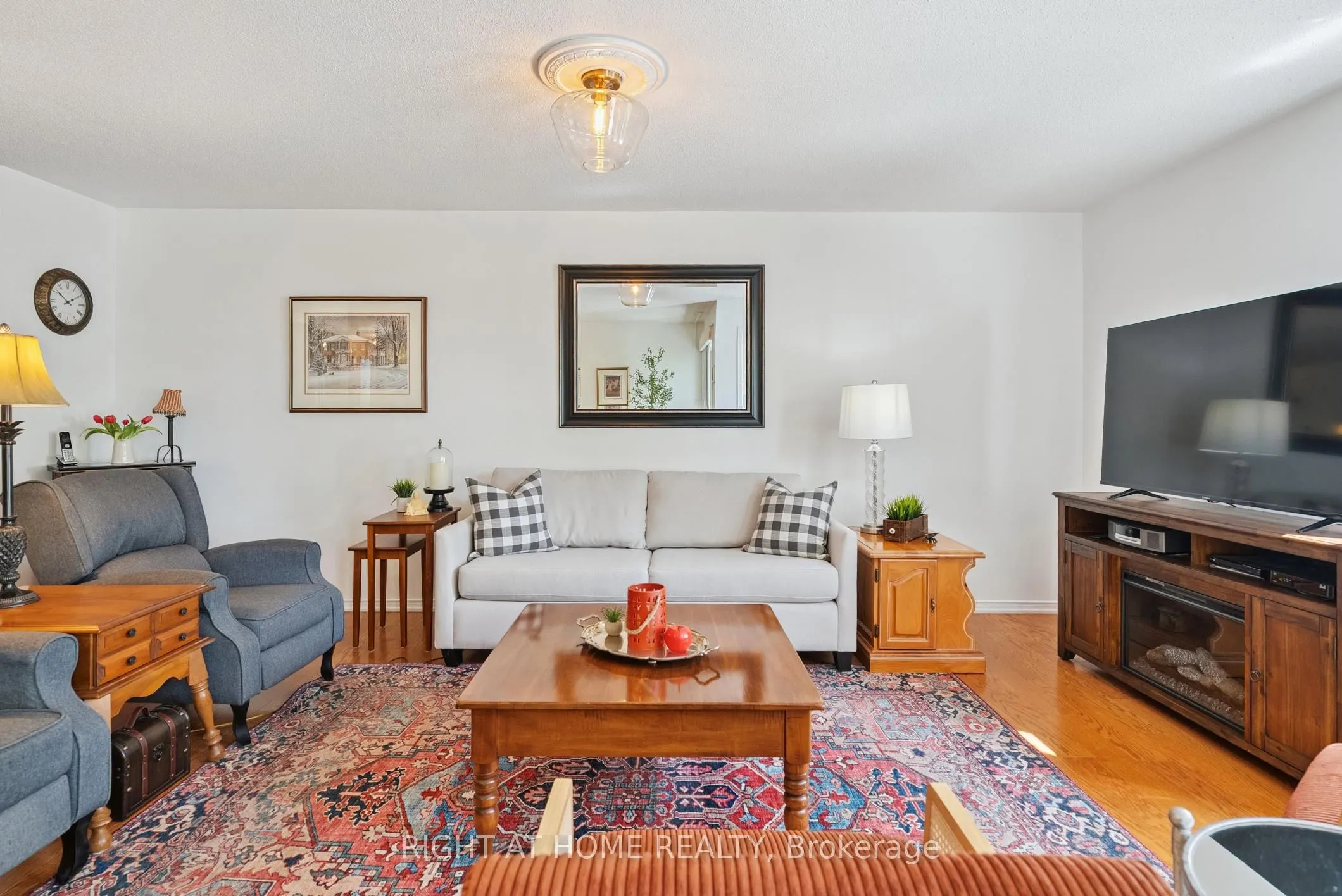 1099 Clonsilla Avenue, #122B