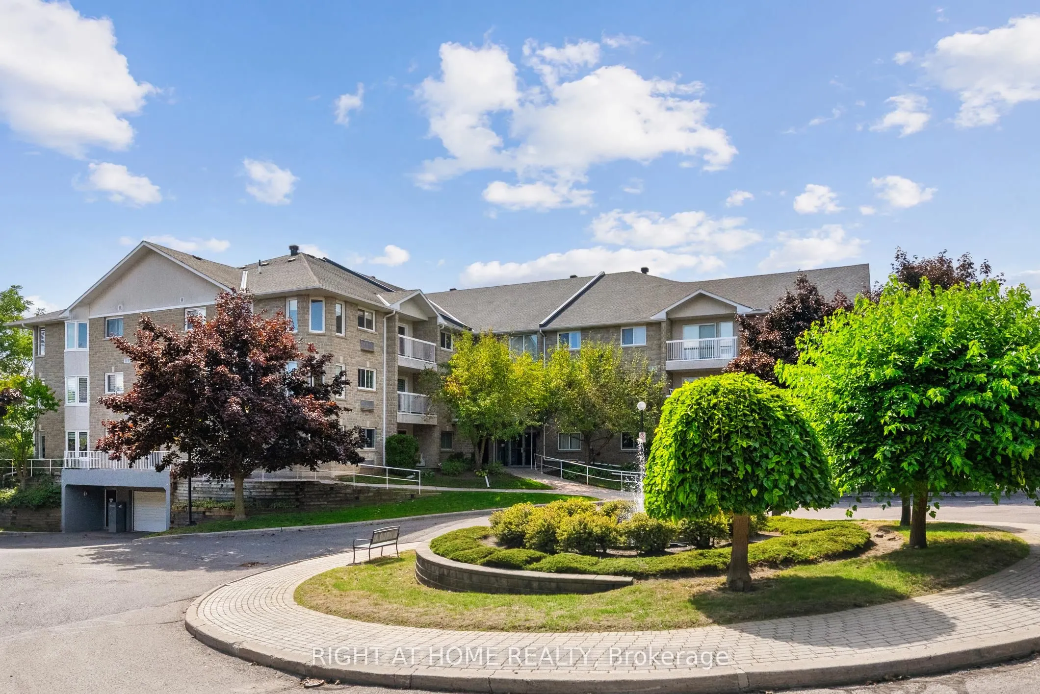 1099 Clonsilla Avenue, #122B