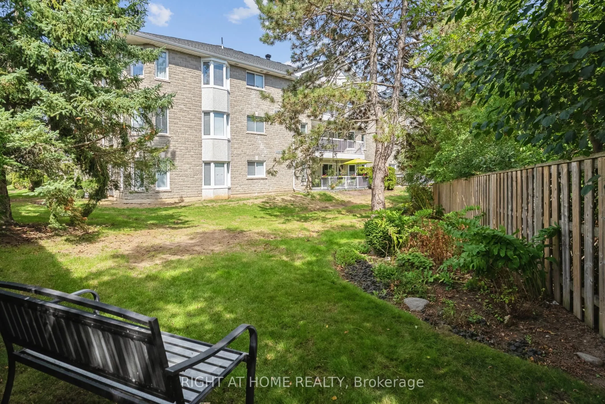 1099 Clonsilla Avenue, #122B