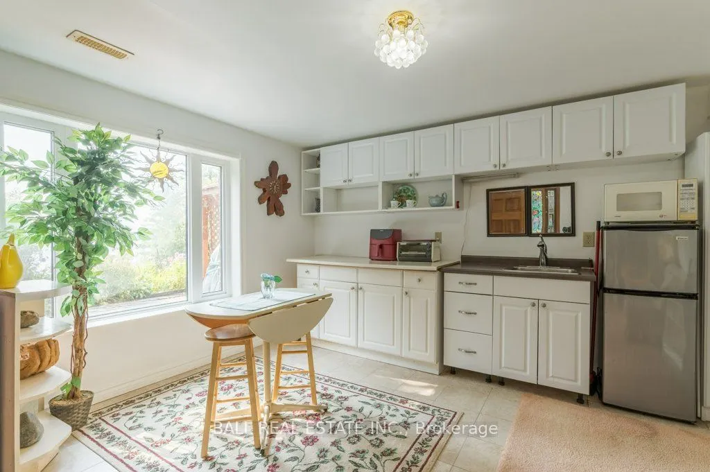 919 Skyline Road