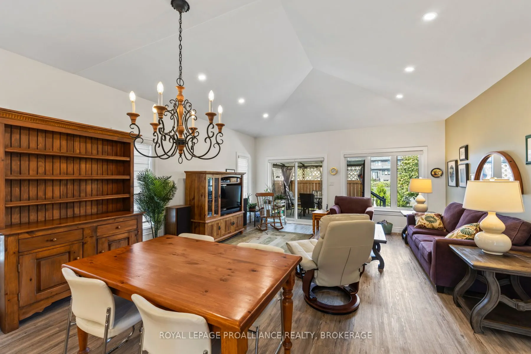 206 Sorbie Crescent