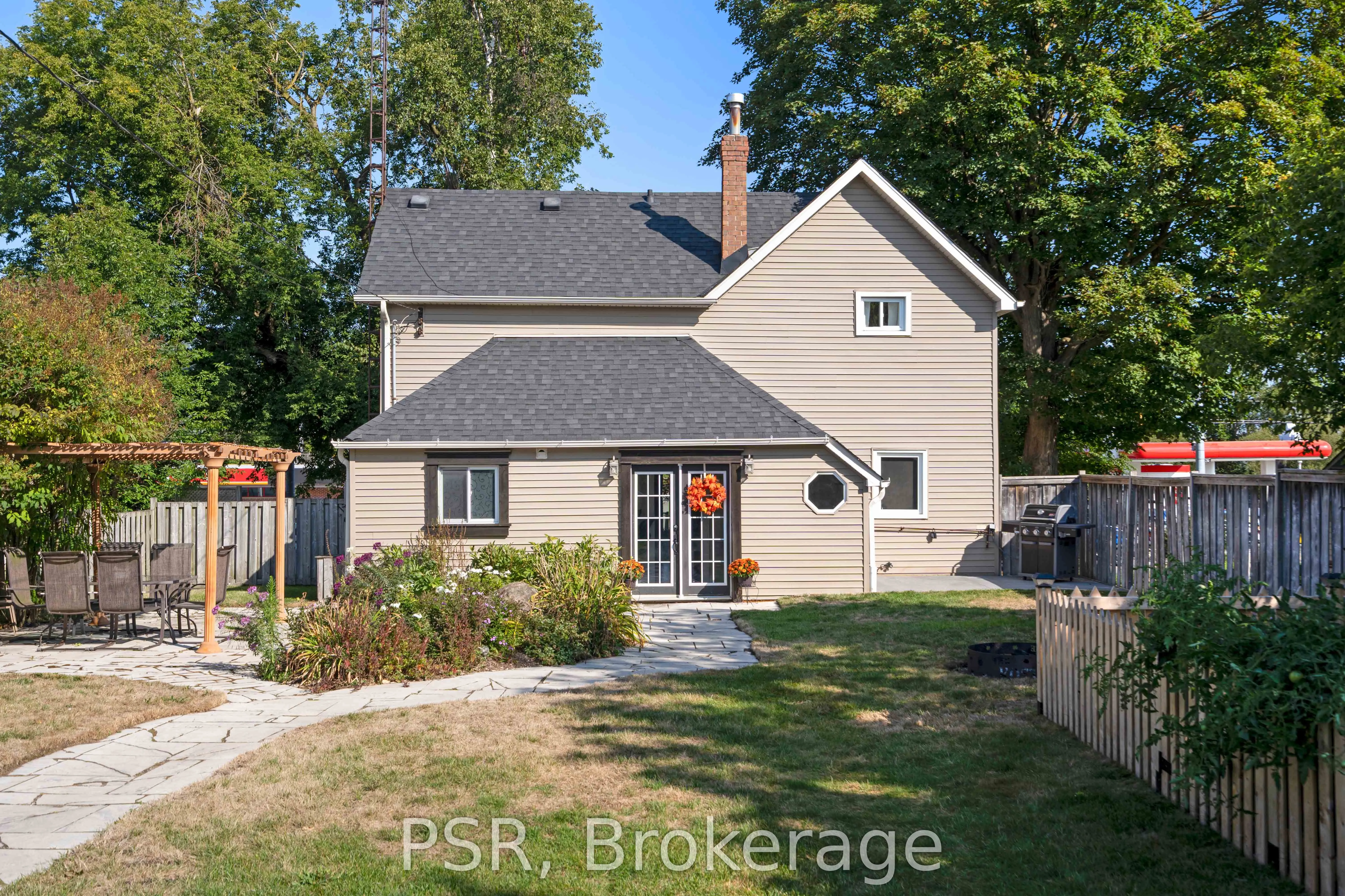 505 Main Street E