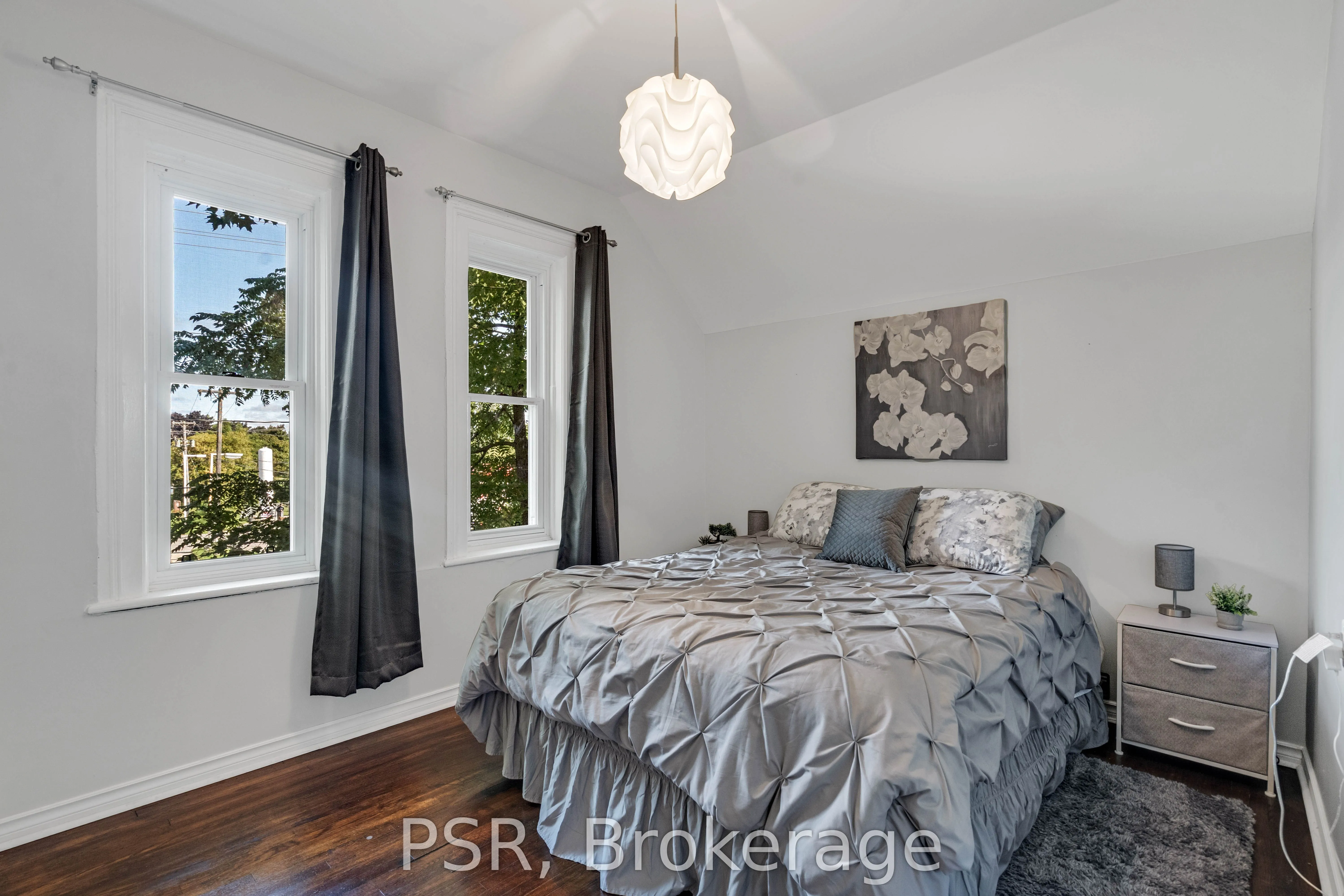 505 Main Street E
