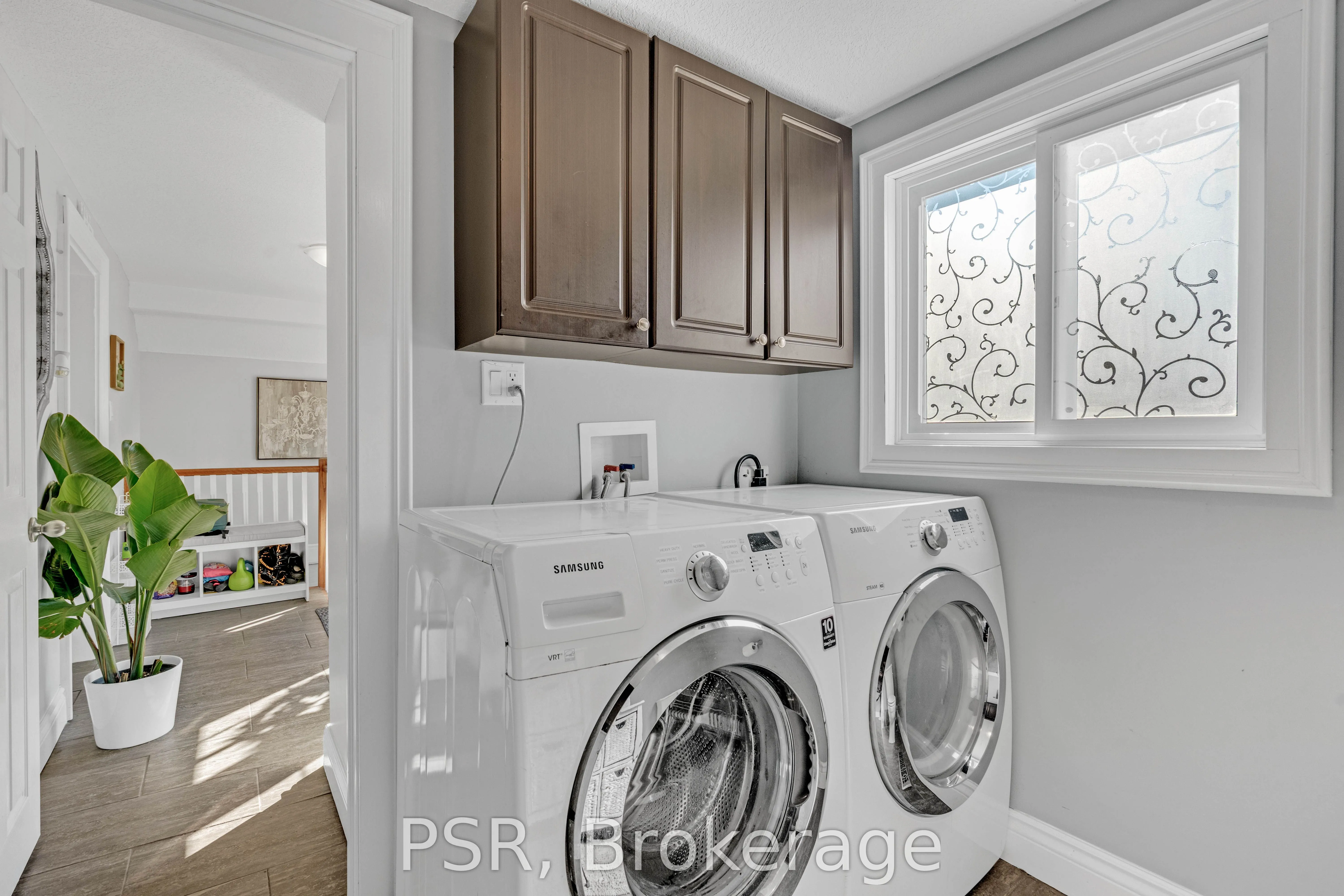 505 Main Street E