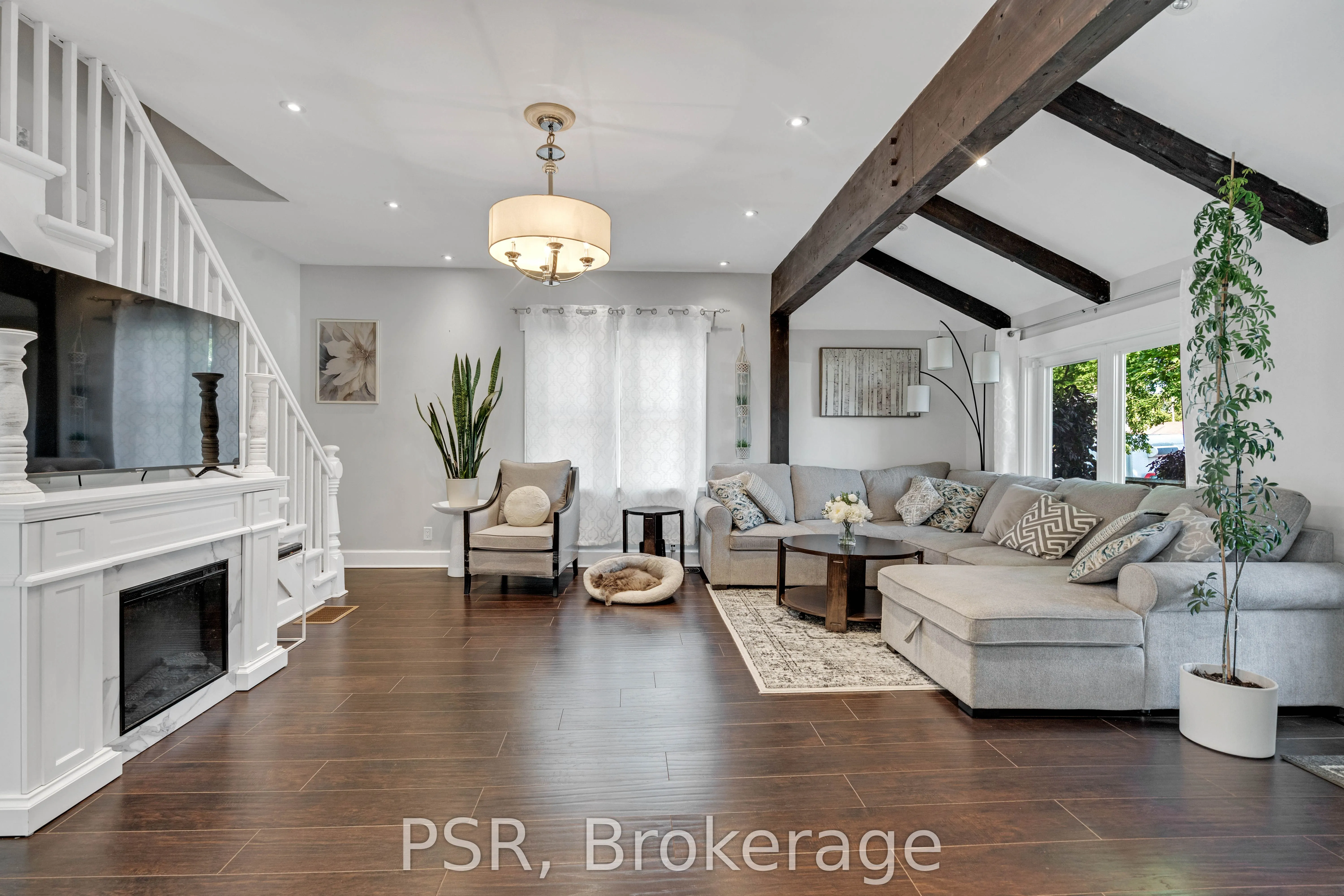 505 Main Street E
