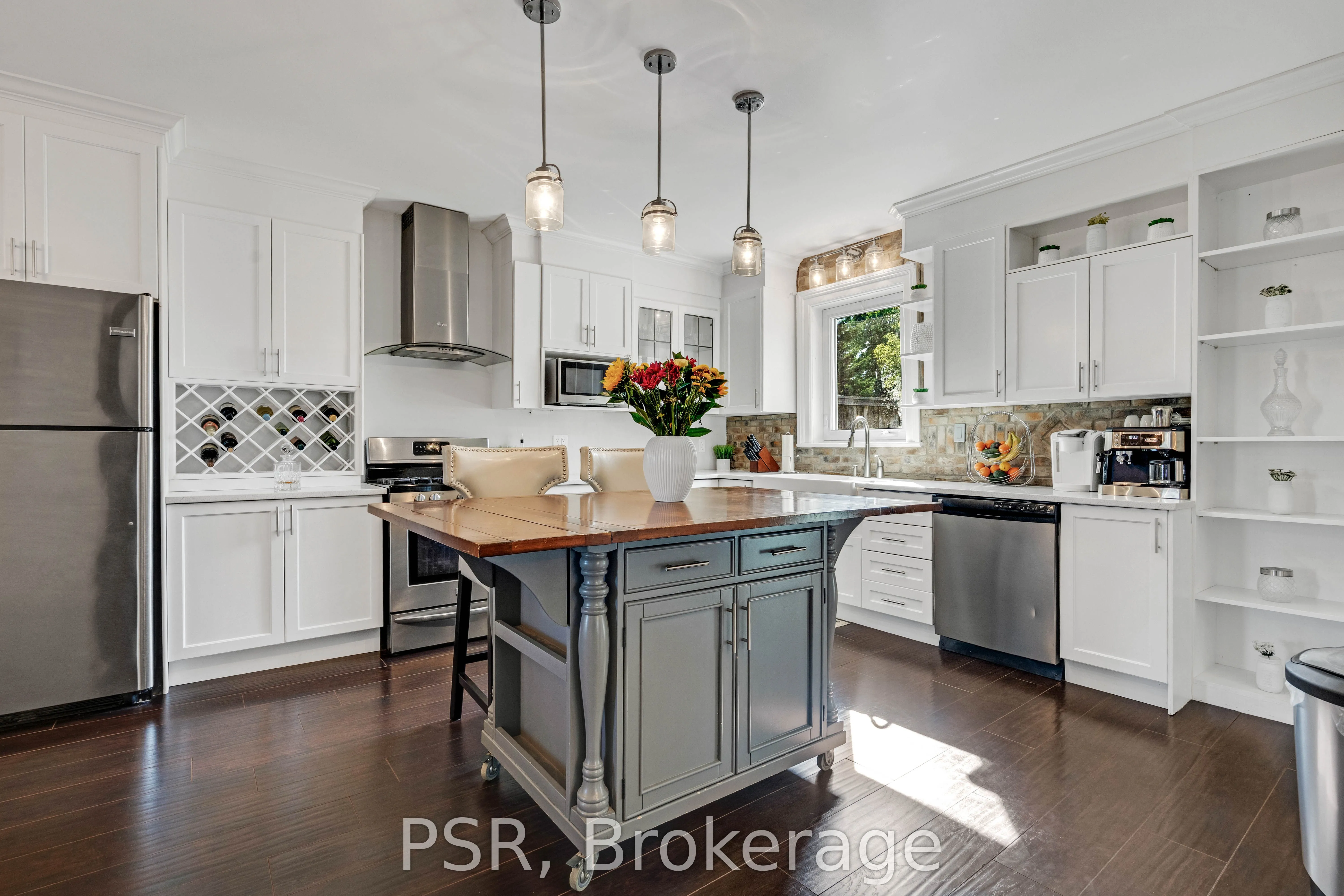 505 Main Street E