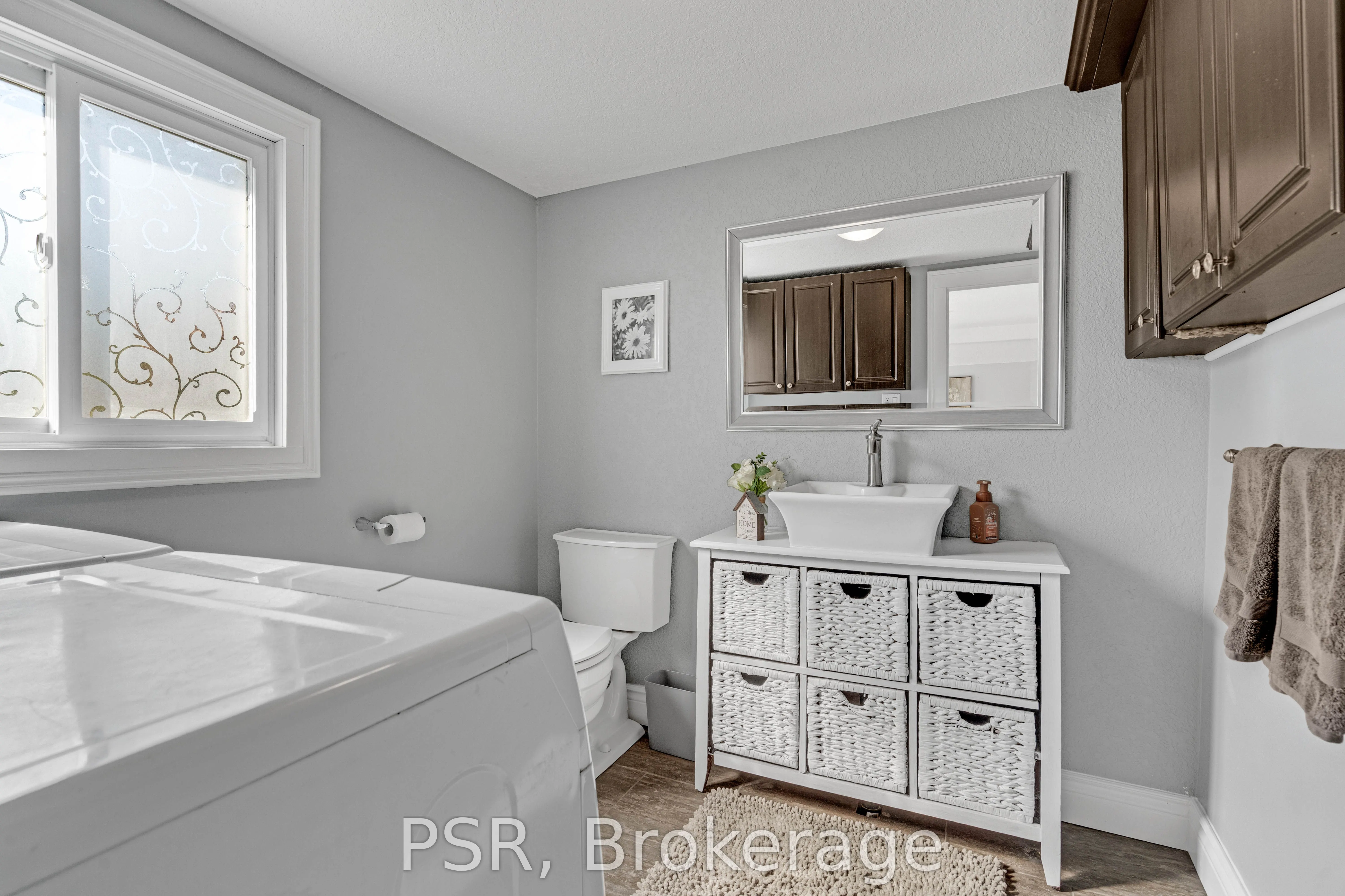 505 Main Street E