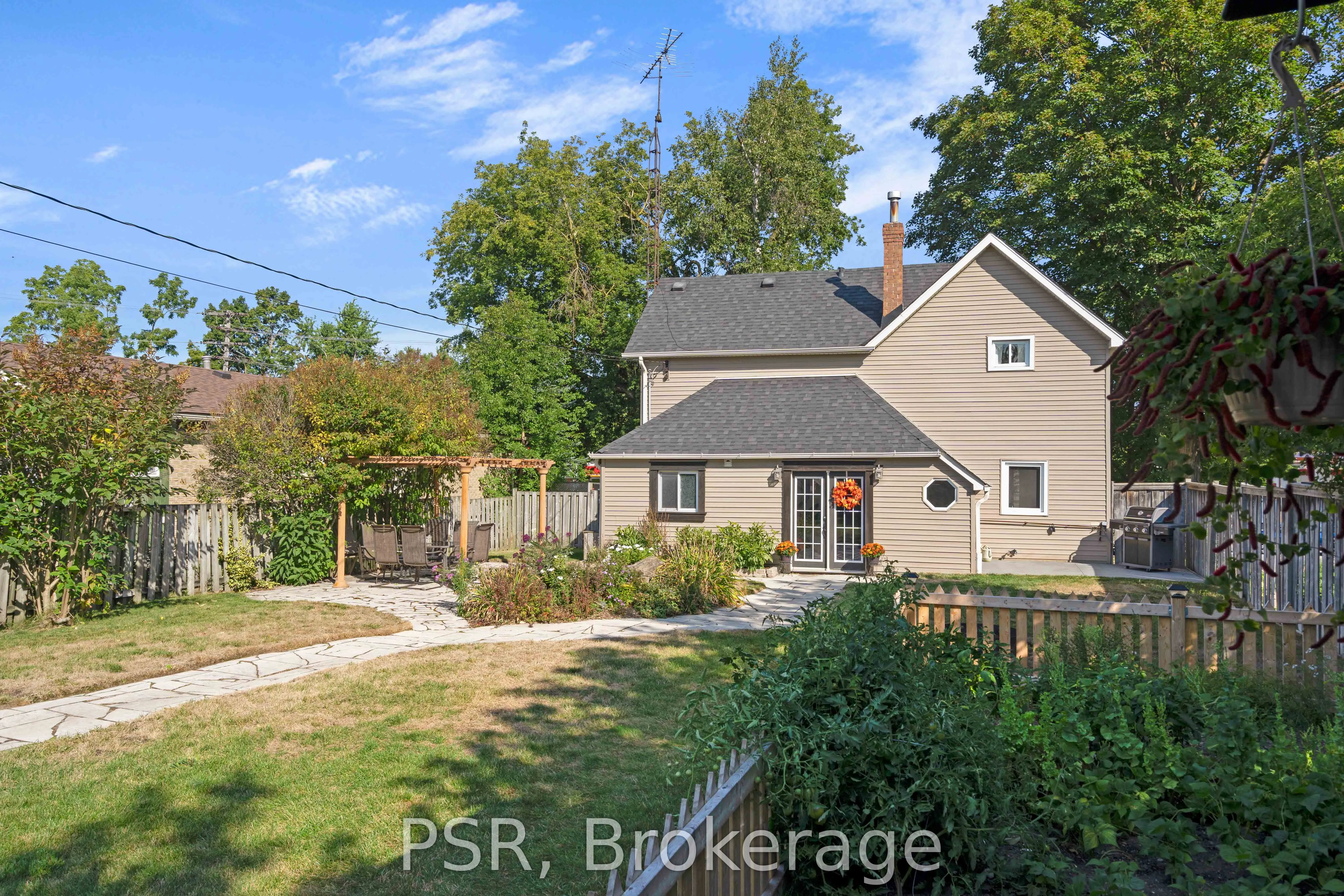 505 Main Street E