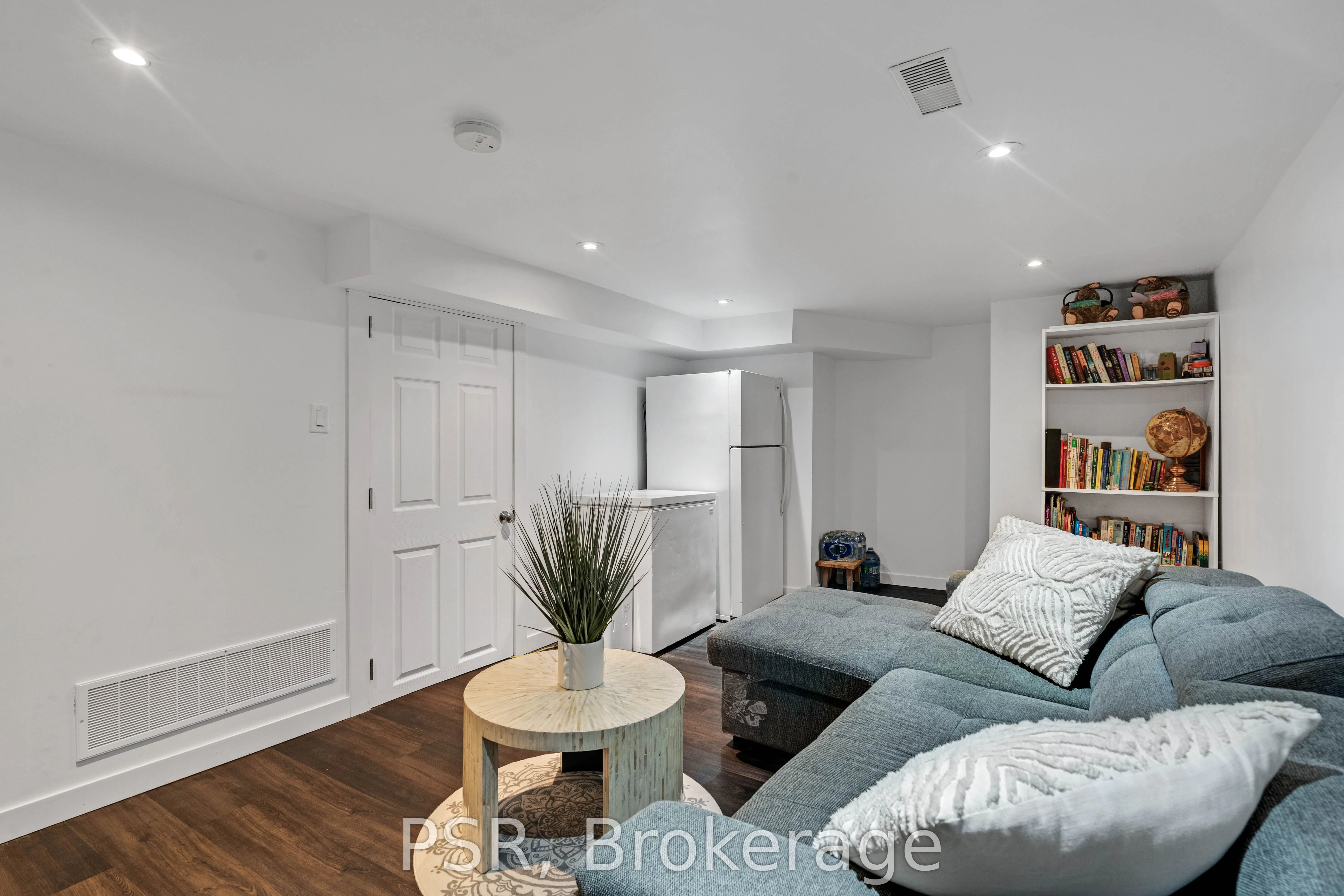 505 Main Street E