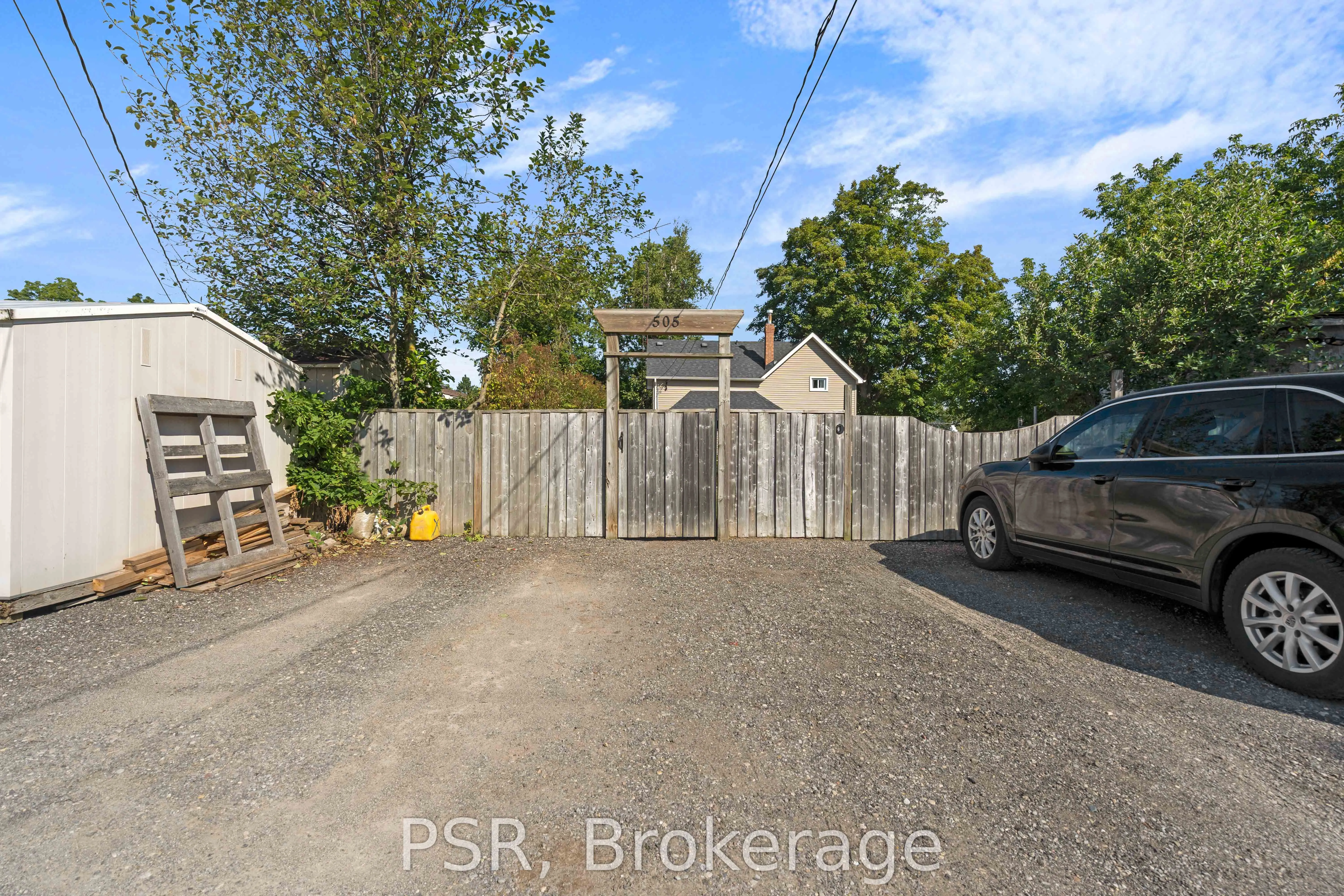 505 Main Street E