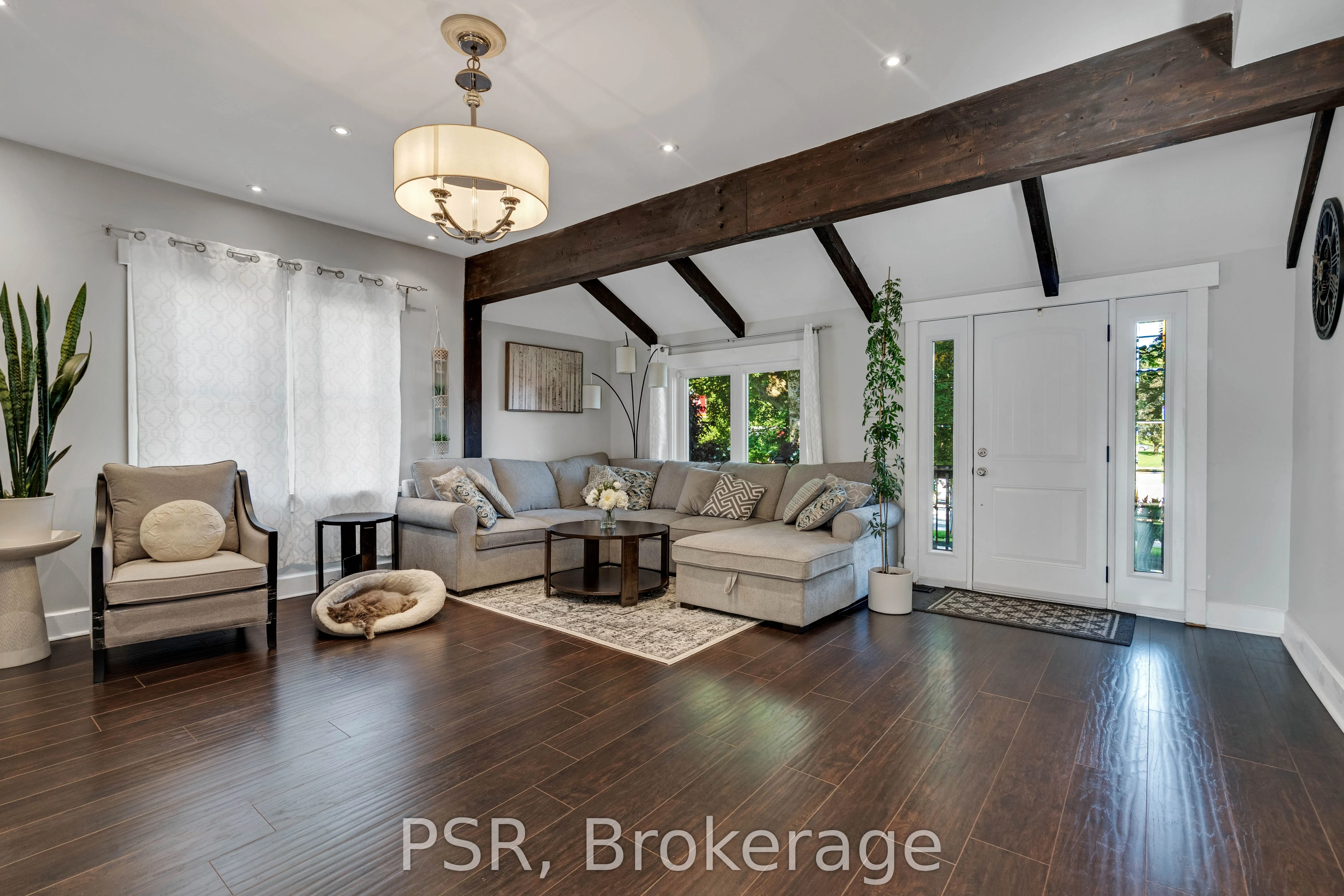 505 Main Street E