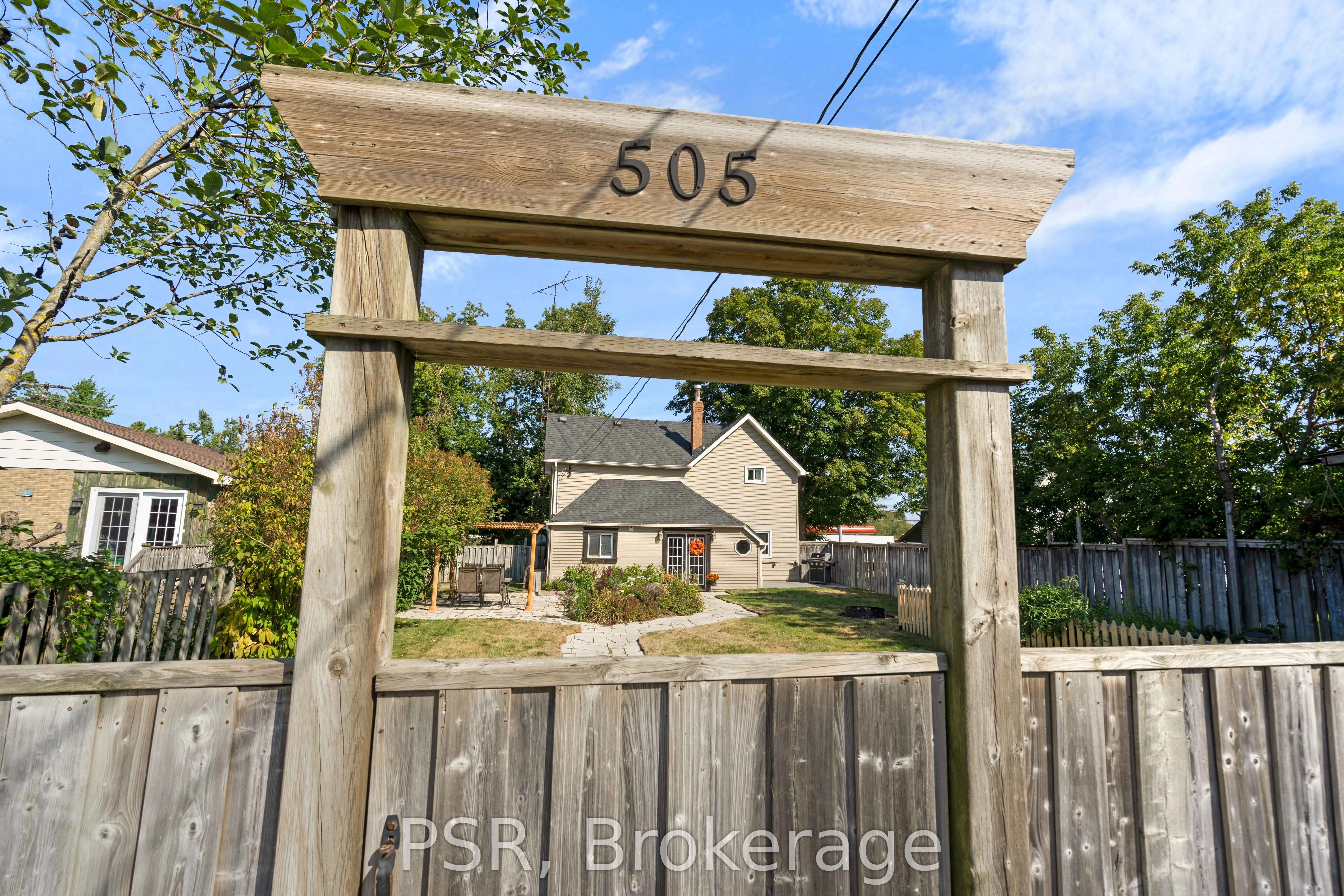 505 Main Street E