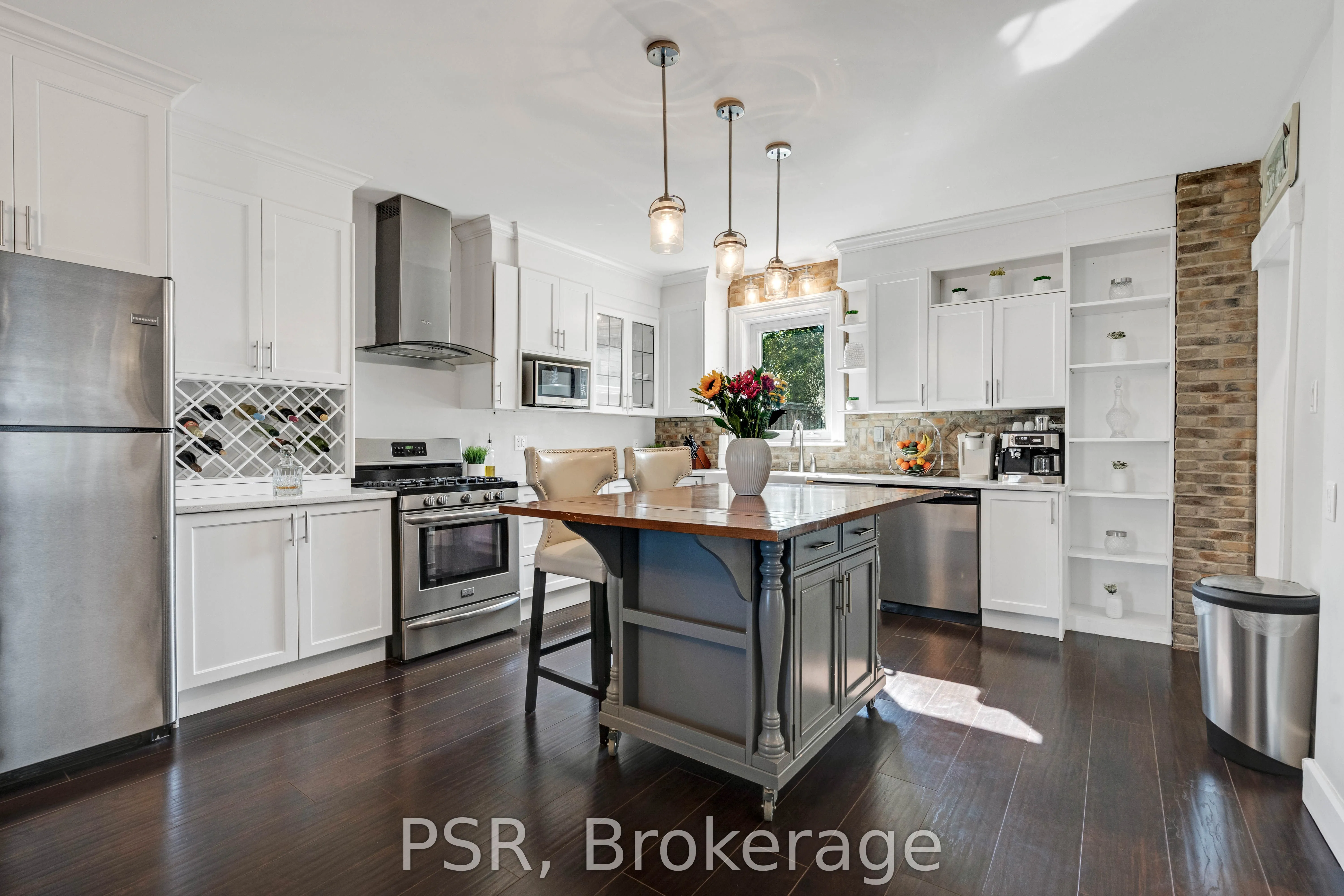505 Main Street E
