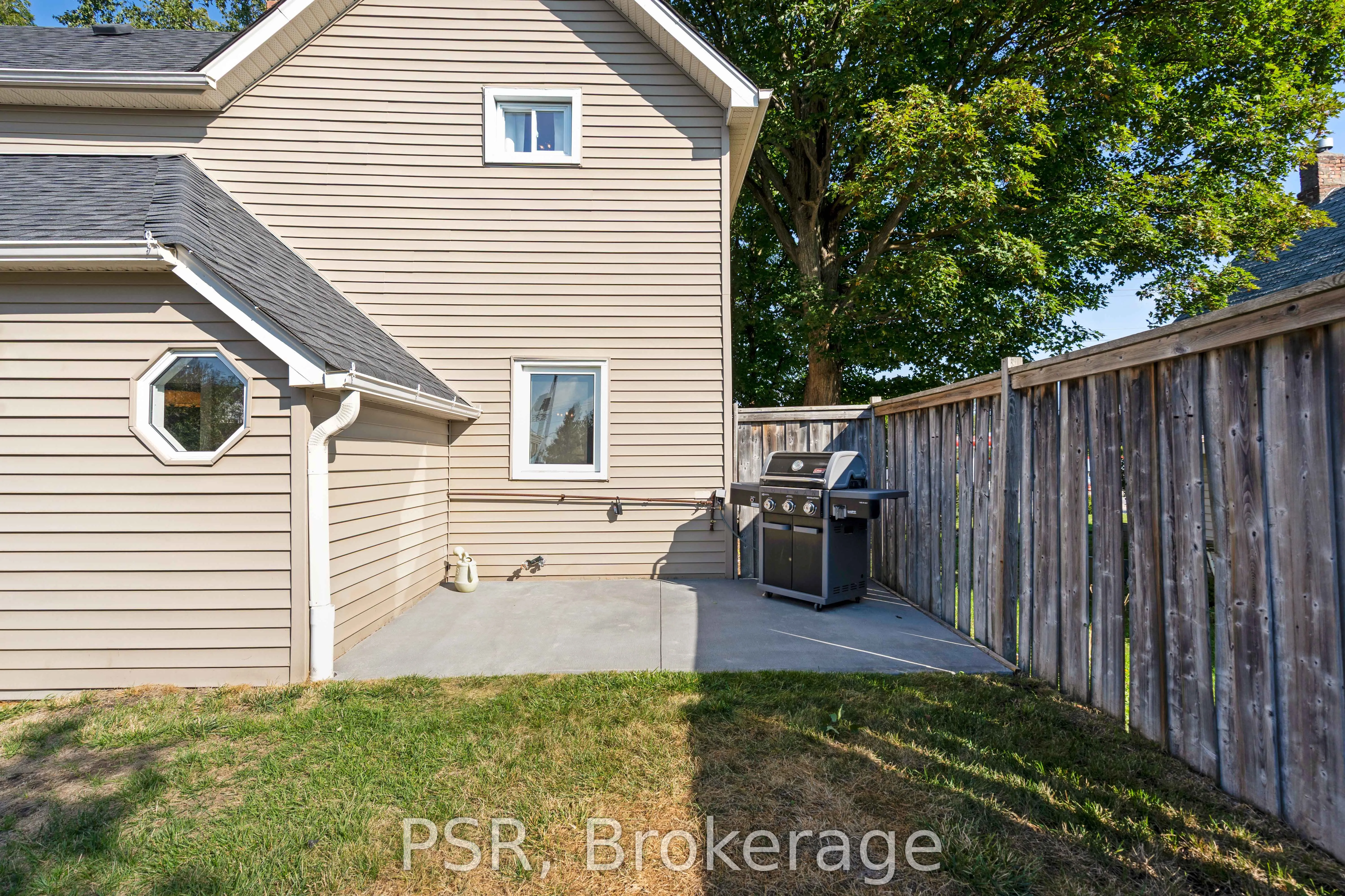 505 Main Street E