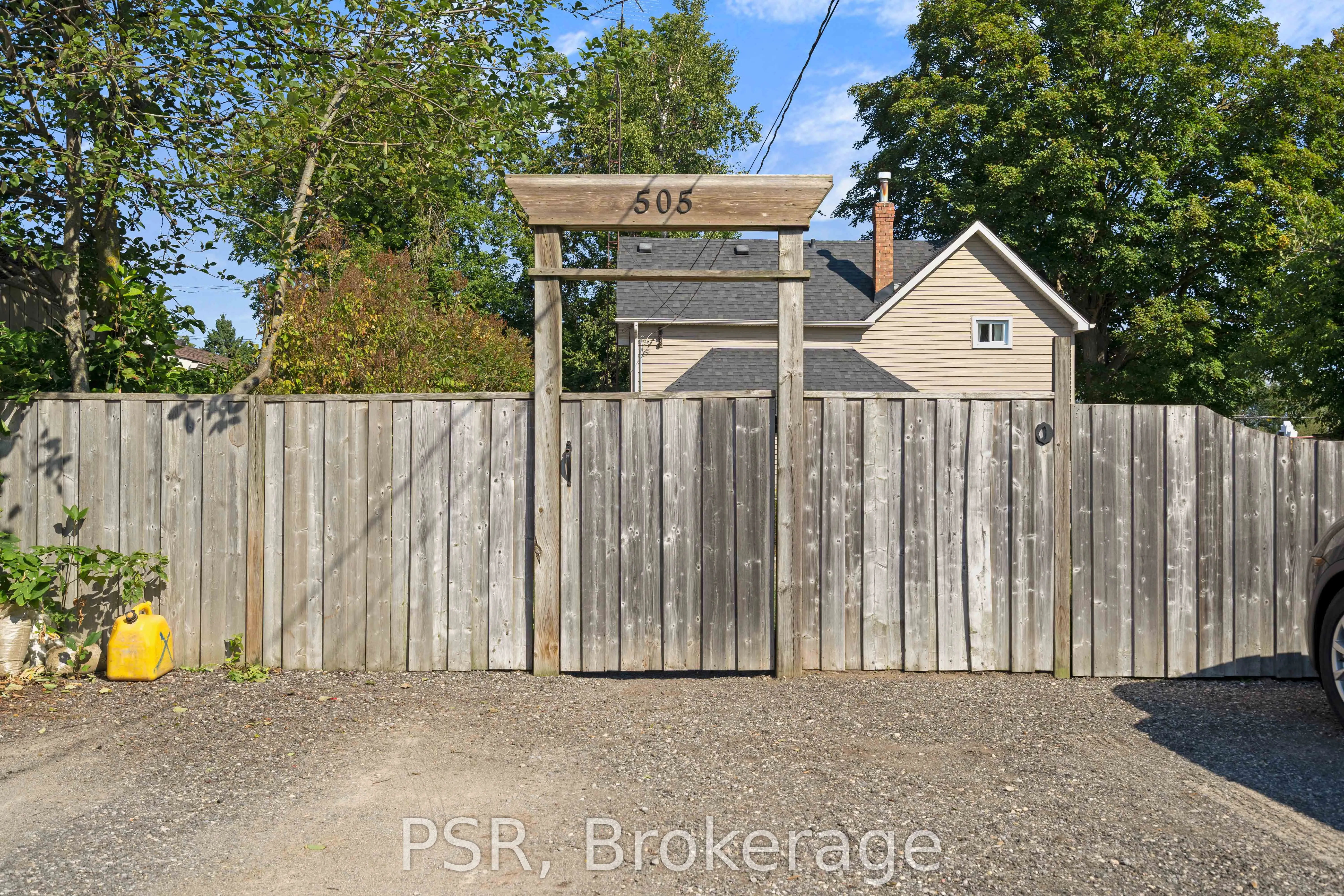 505 Main Street E