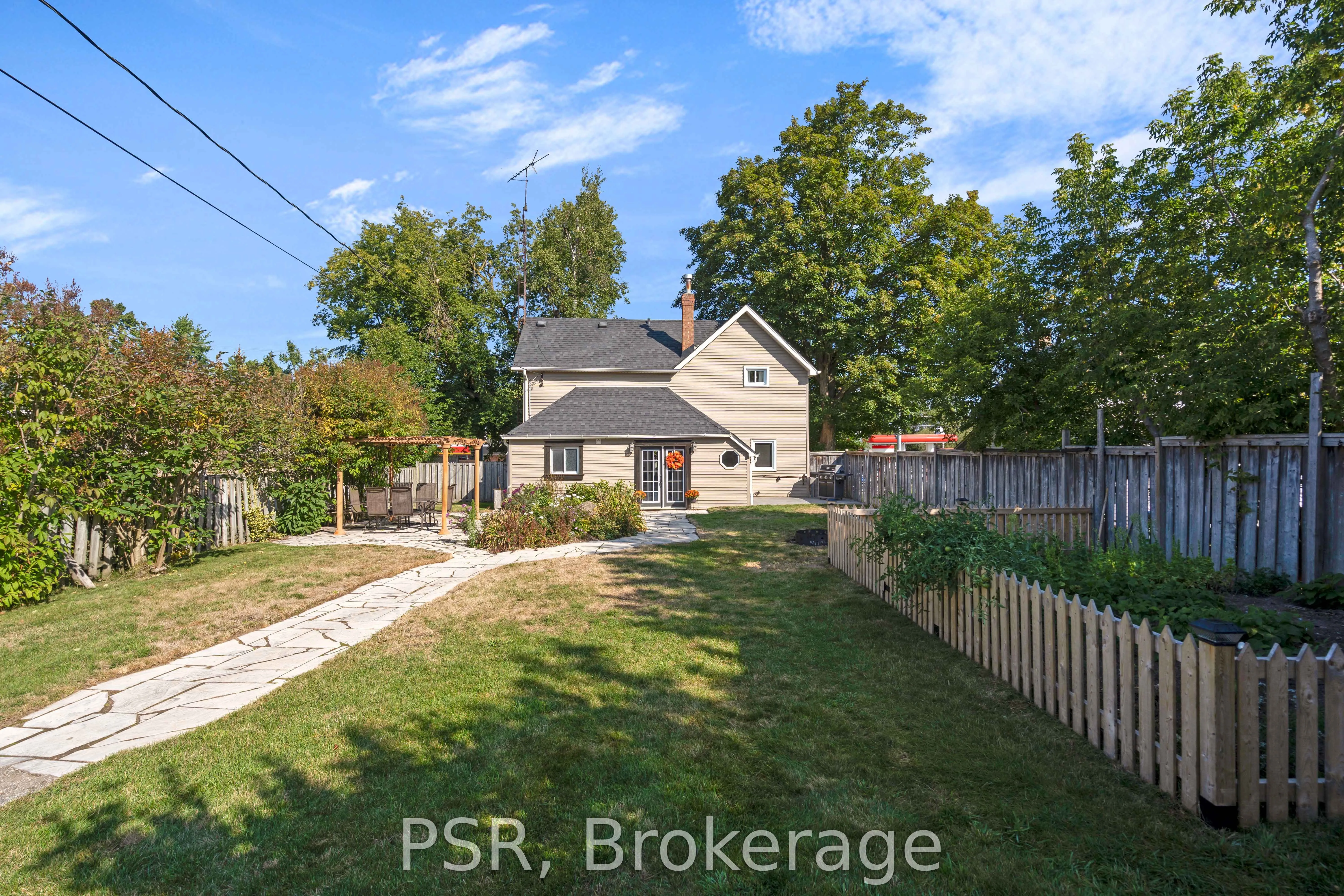 505 Main Street E