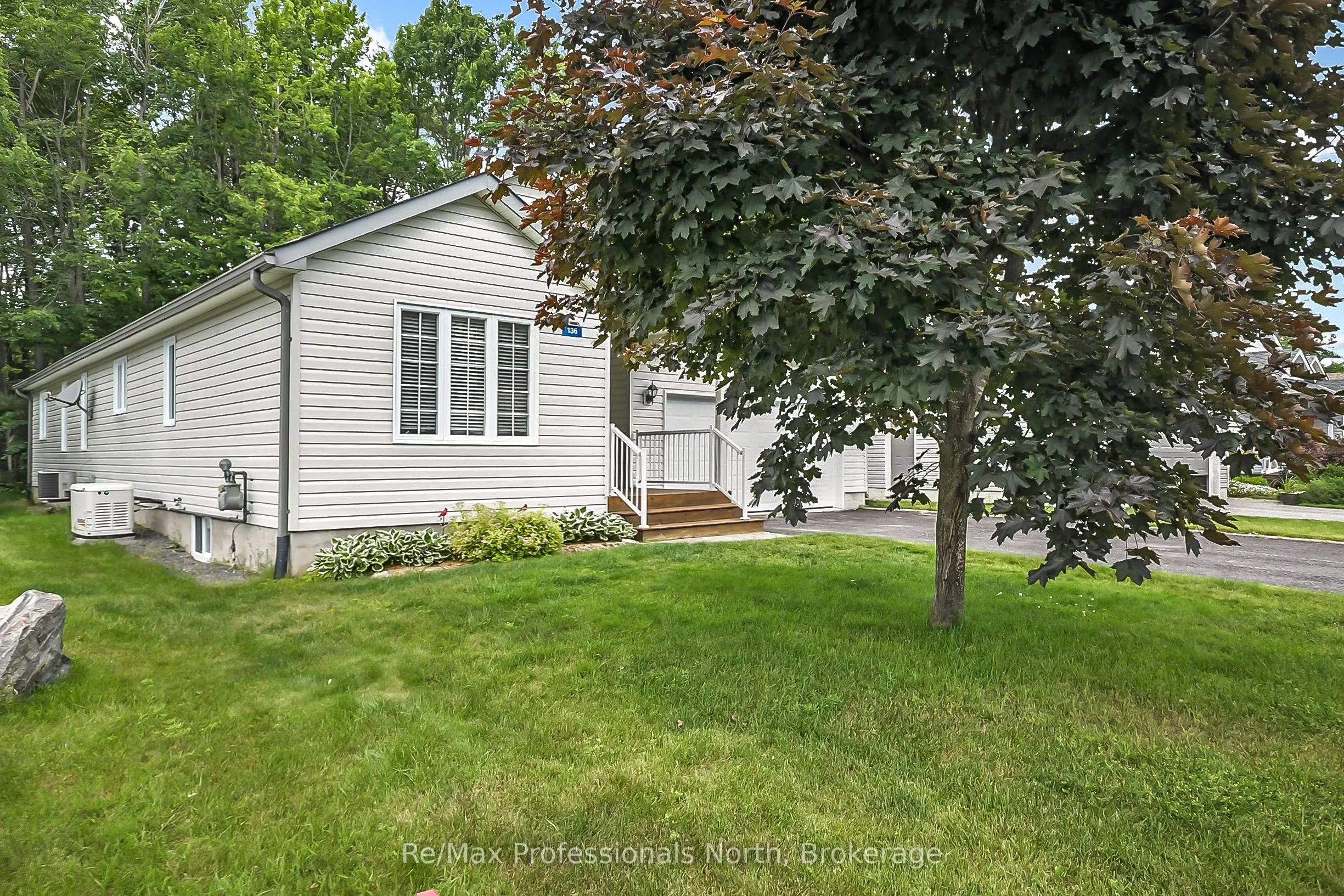 136 Hedgewood Lane
